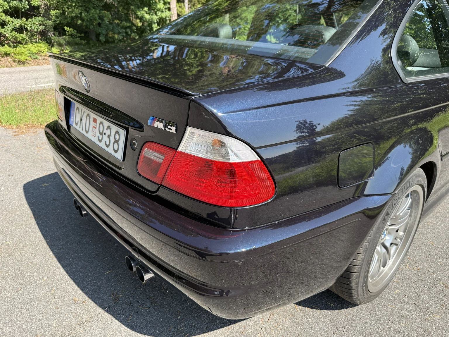 Exterior image of 2004 BMW M3 Coupé (37)
