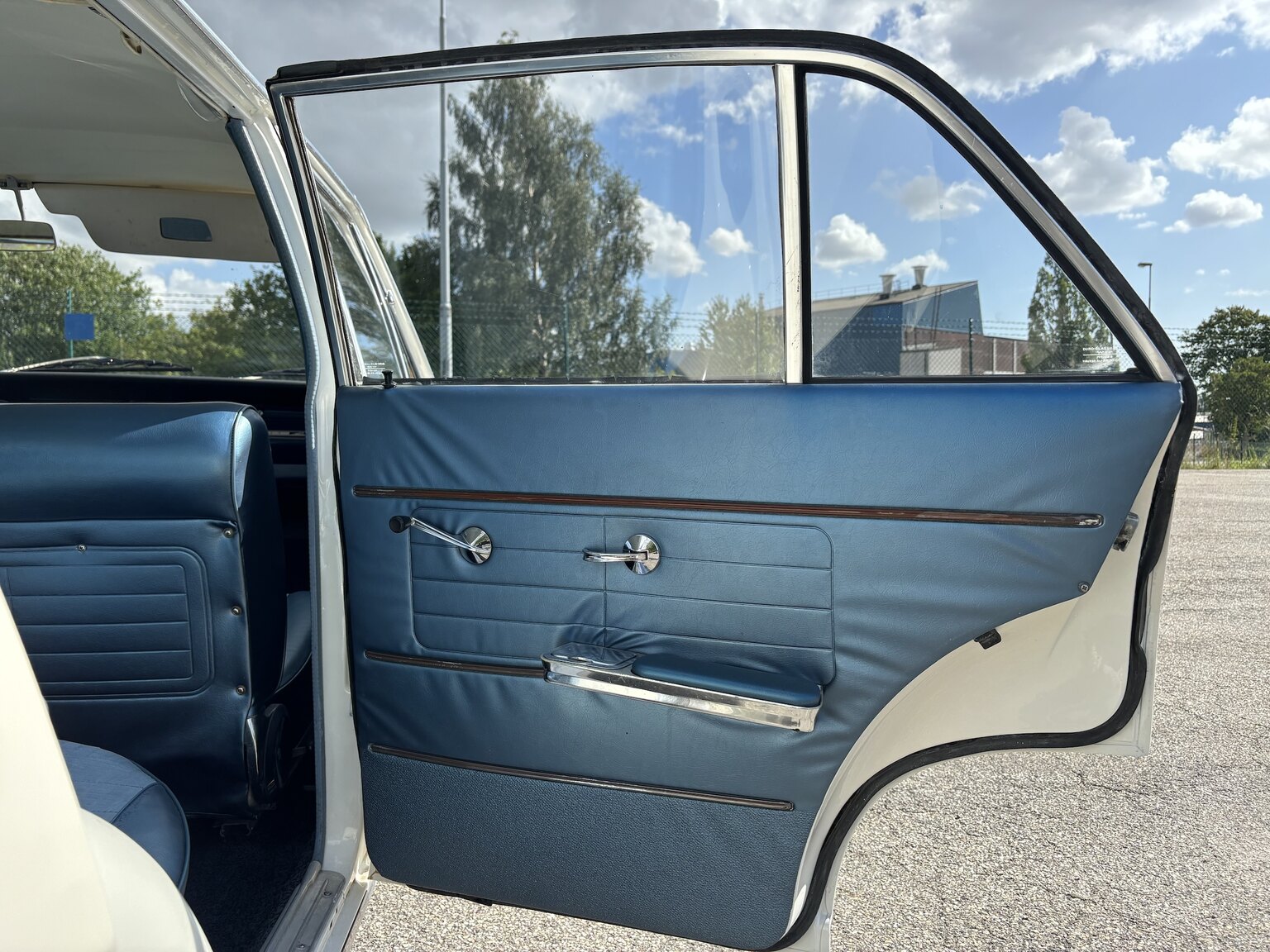 Interior image of 1965 Opel Record Deluxe