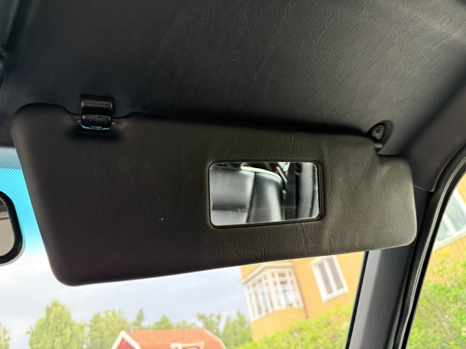 Interior image of 1994 Mercedes-Benz E 320 T (34)