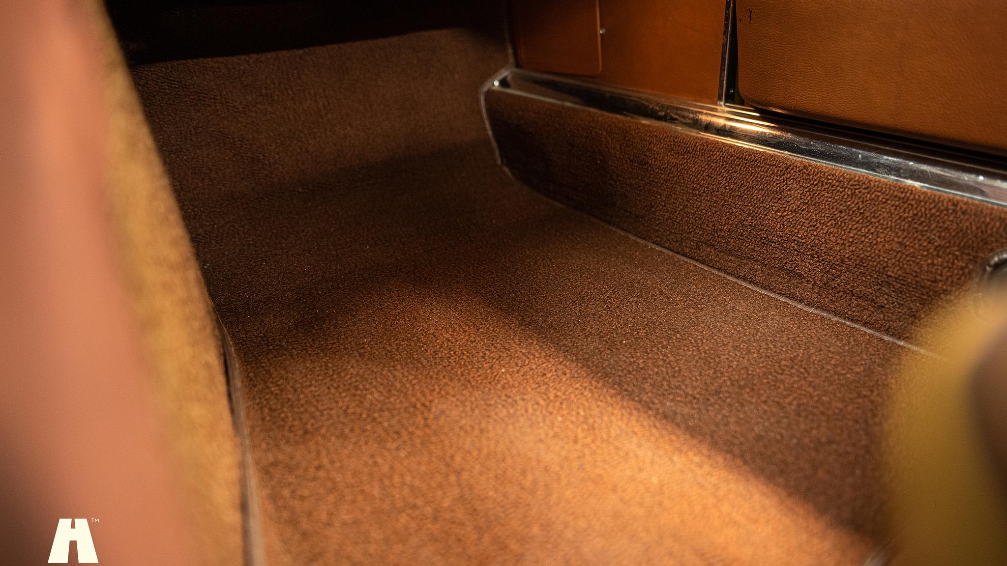 Innenraumfoto von 1975 Mercedes SL 350