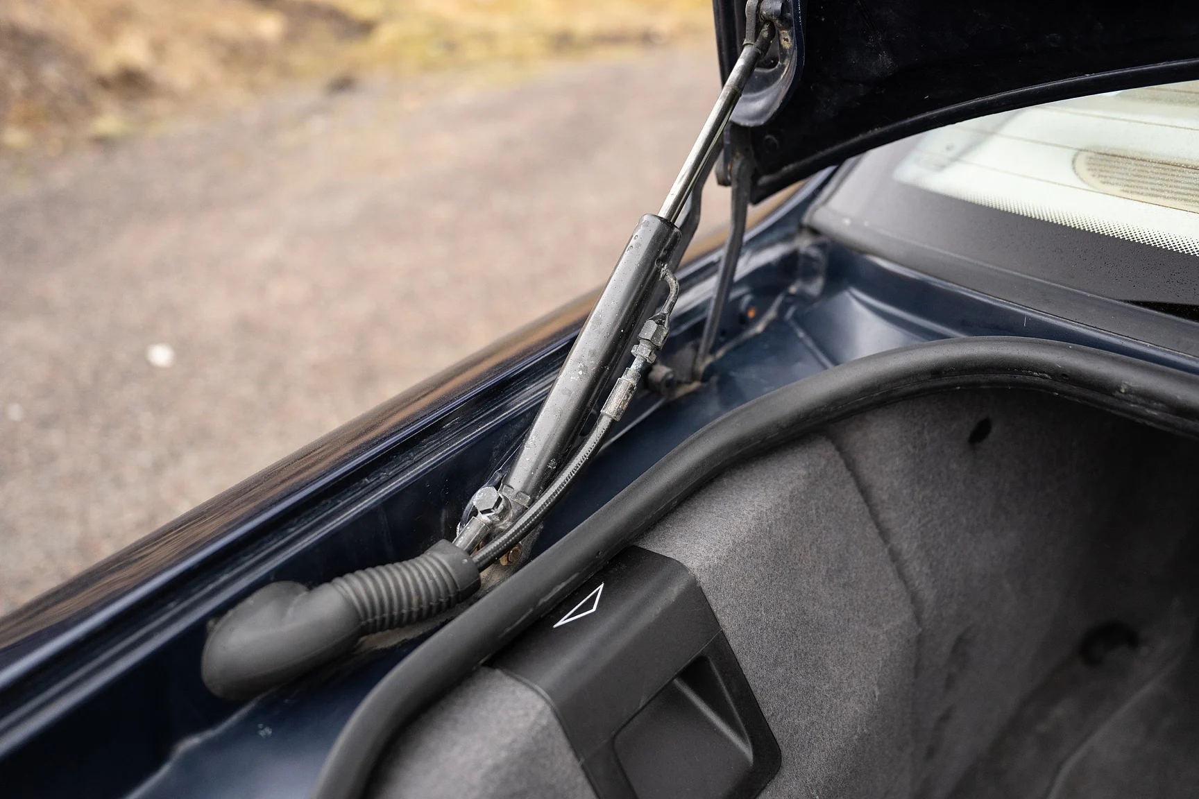 Interior image of 1996 BMW 740 iA - NO RESERVE (66)