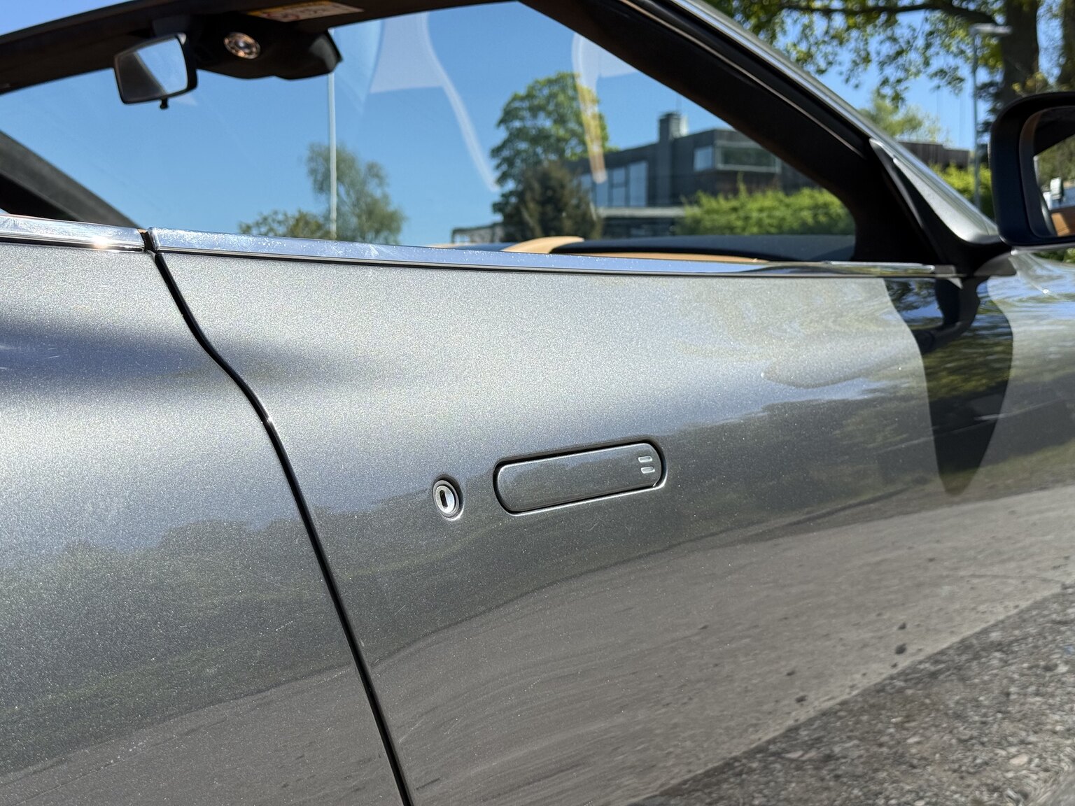 Exteriörbild på 2015 Aston Martin DB9 Volante