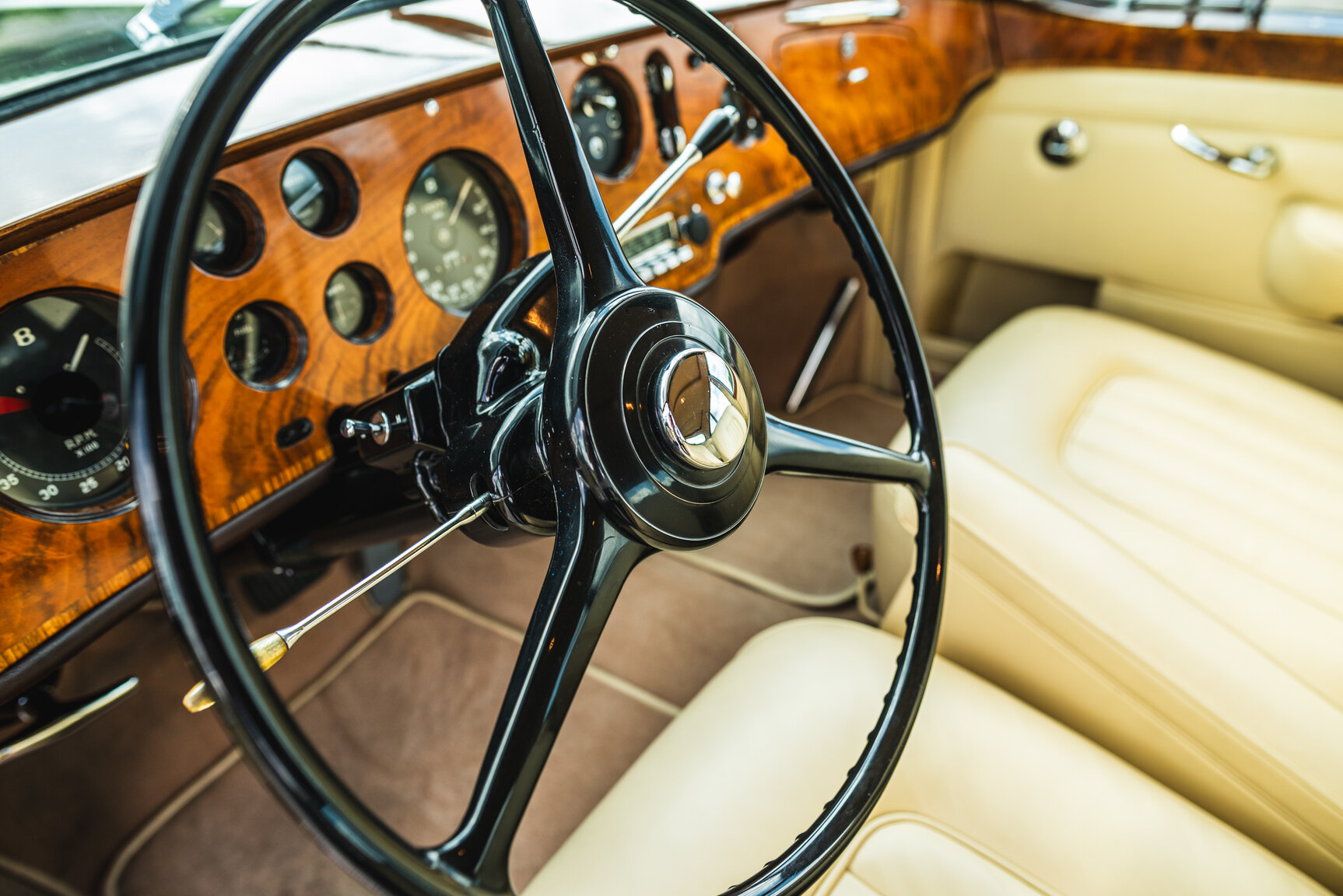 Interior image of 1960 Bentley S2 Continental 