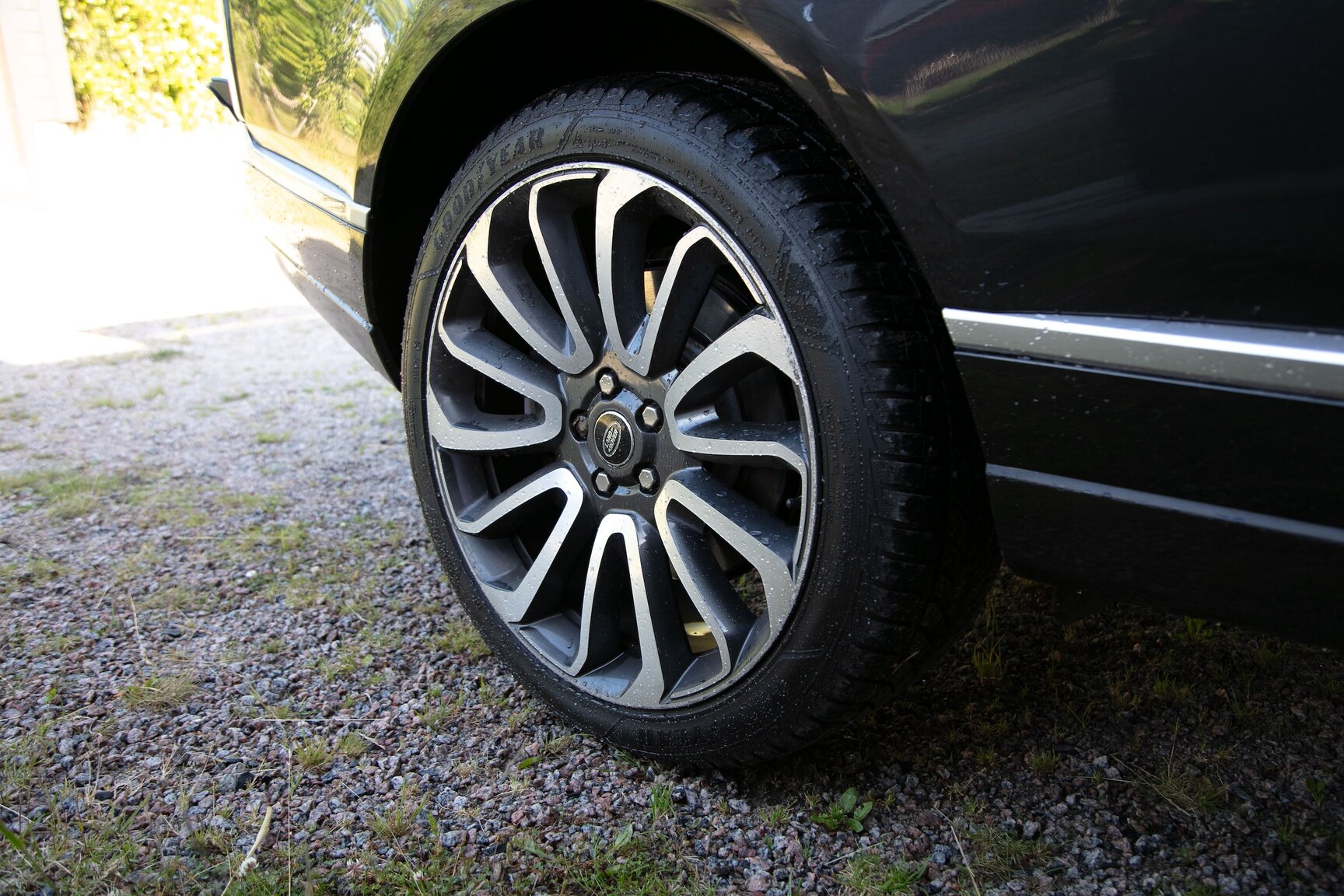 Exteriörbild på 2014 Land Rover Range Rover 5.0 V8 Autobiography 