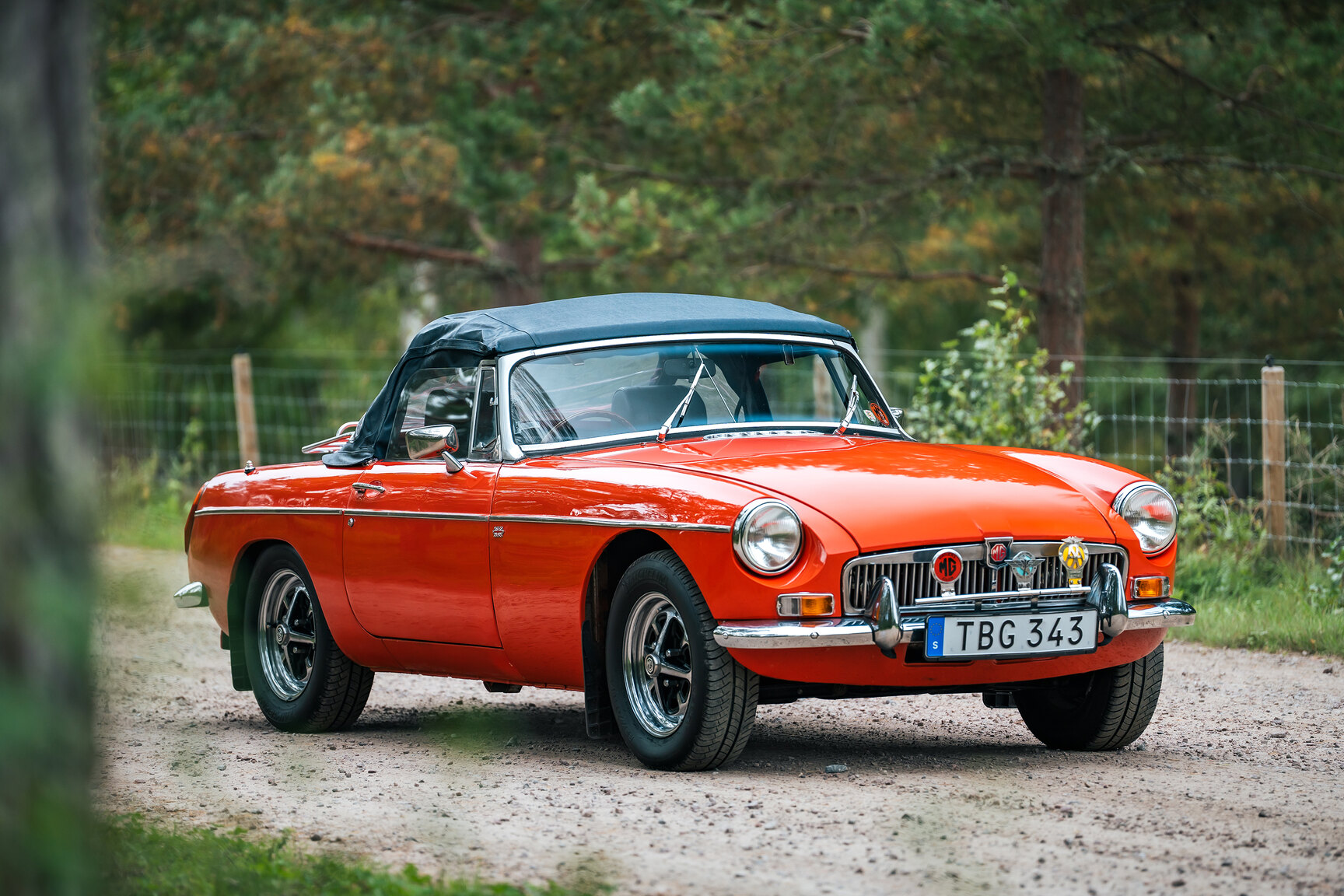 Exterior image of 1973 MG MGB Roadster (87)