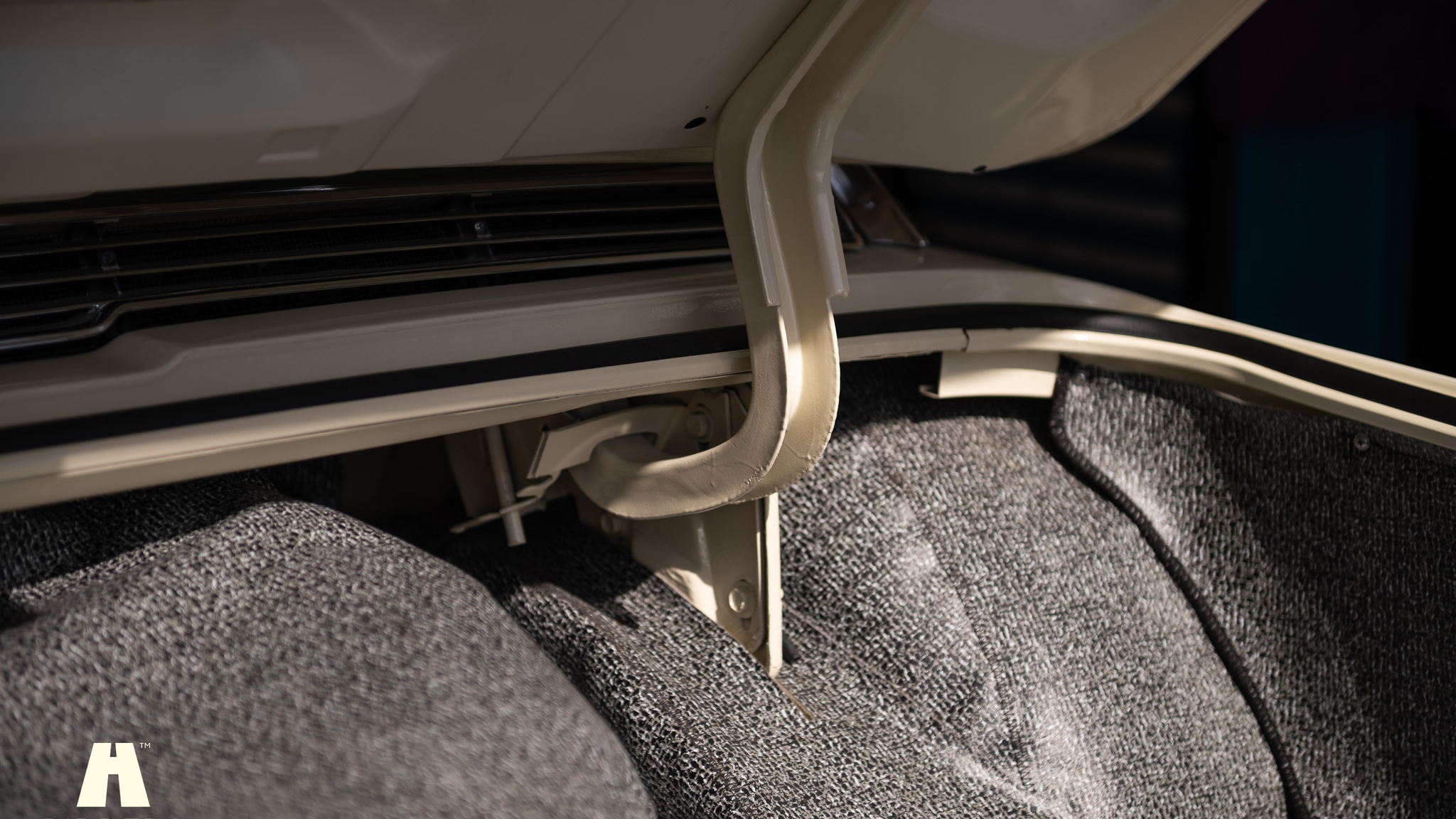 Interior image of 1964 Ford Thunderbird 6.4 HT (93)