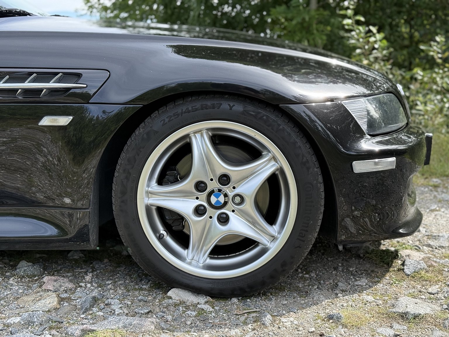 Exterior image of 1999 BMW Z3 M Coupé