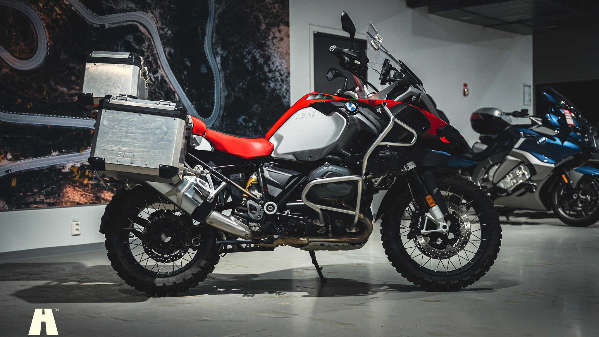 Exterior image of 2017 BMW R 1200 GSA (2)