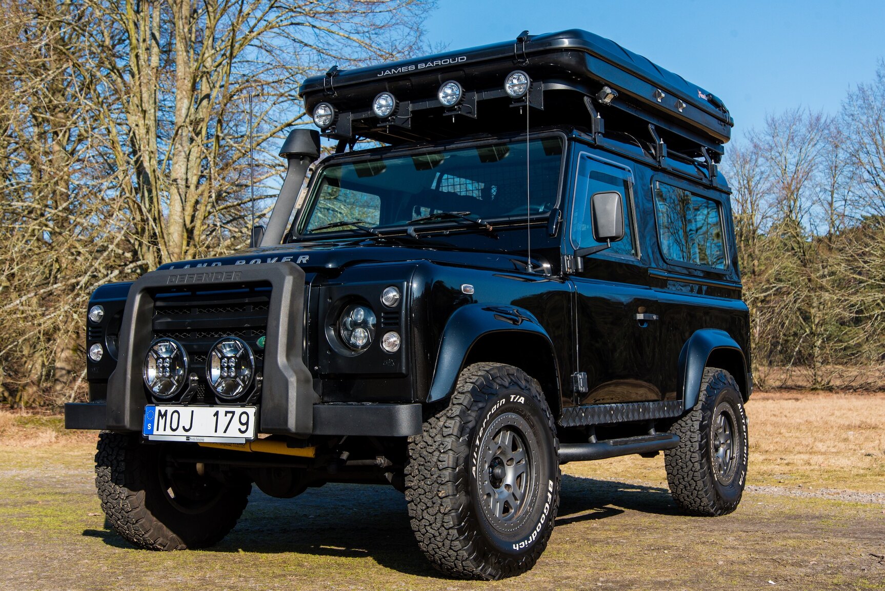Exterior image of 2009 Land Rover Defender 90 2.4 TD4 4x4
