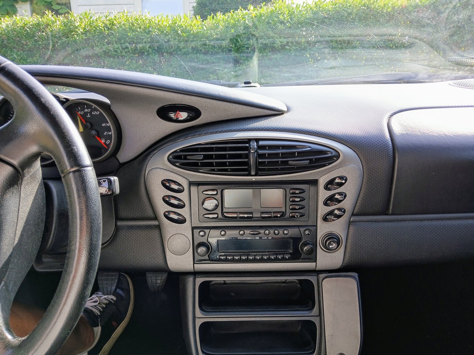 Innenraumfoto von 1999 Porsche Boxster