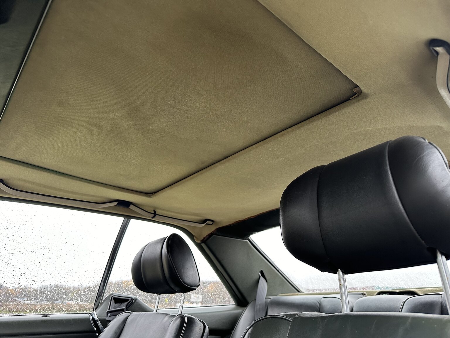 Innenraumfoto von 1983 Mercedes-Benz 500 SEC