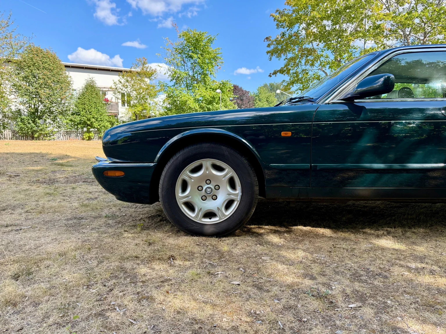 Exteriörbild på 2001 Jaguar XJ Sovereign 4.0 V8 (10)