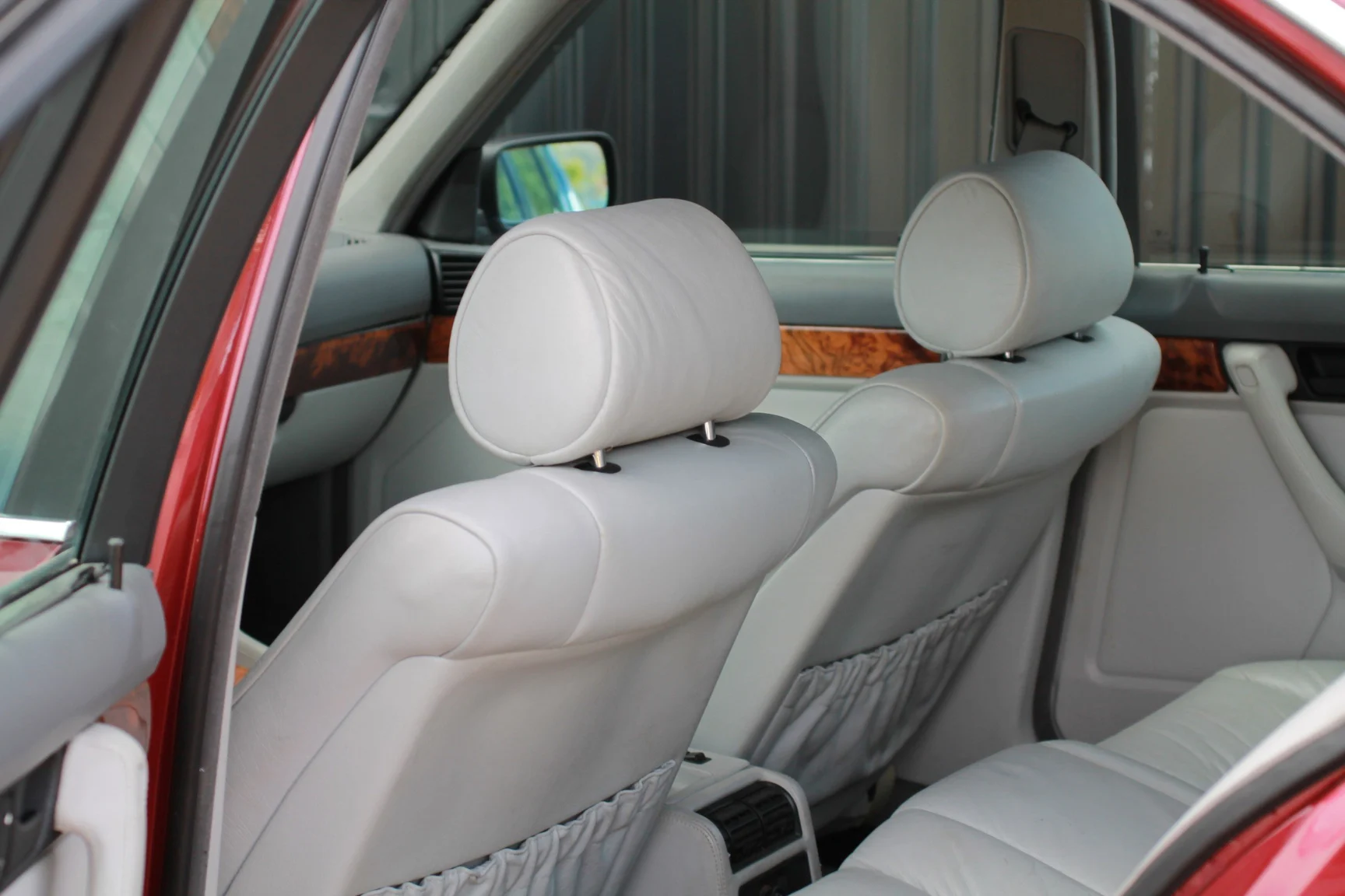 Innenraumfoto von 1993 BMW 540i Sedan (65)