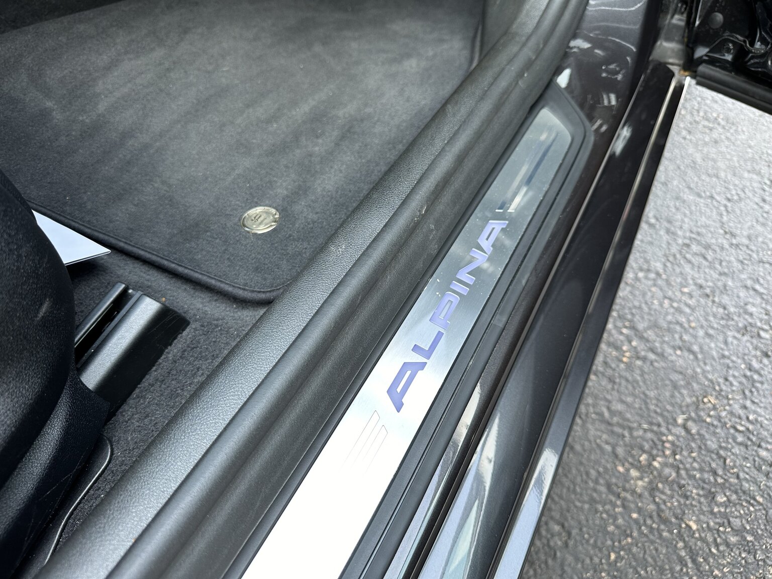 Innenraumfoto von 2019 ALPINA B5 S Bi-Turbo Sedan ALLRAD