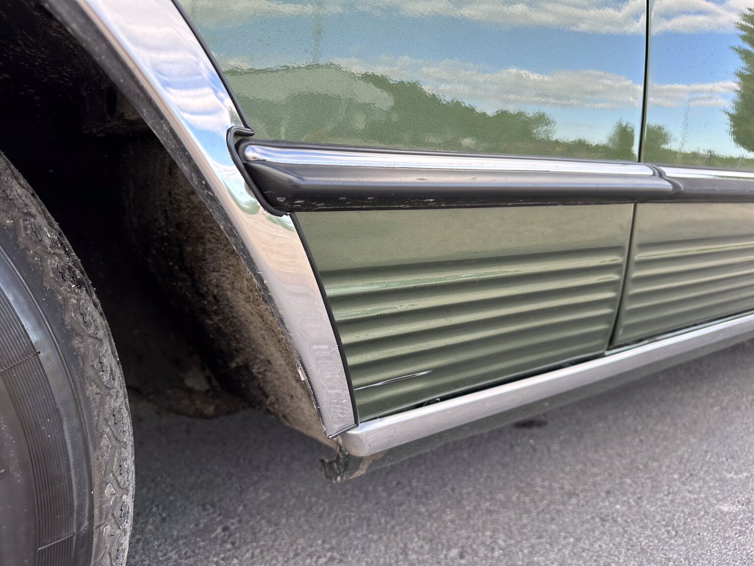 Exteriörbild på 1974 Mercedes Benz 450 SLC