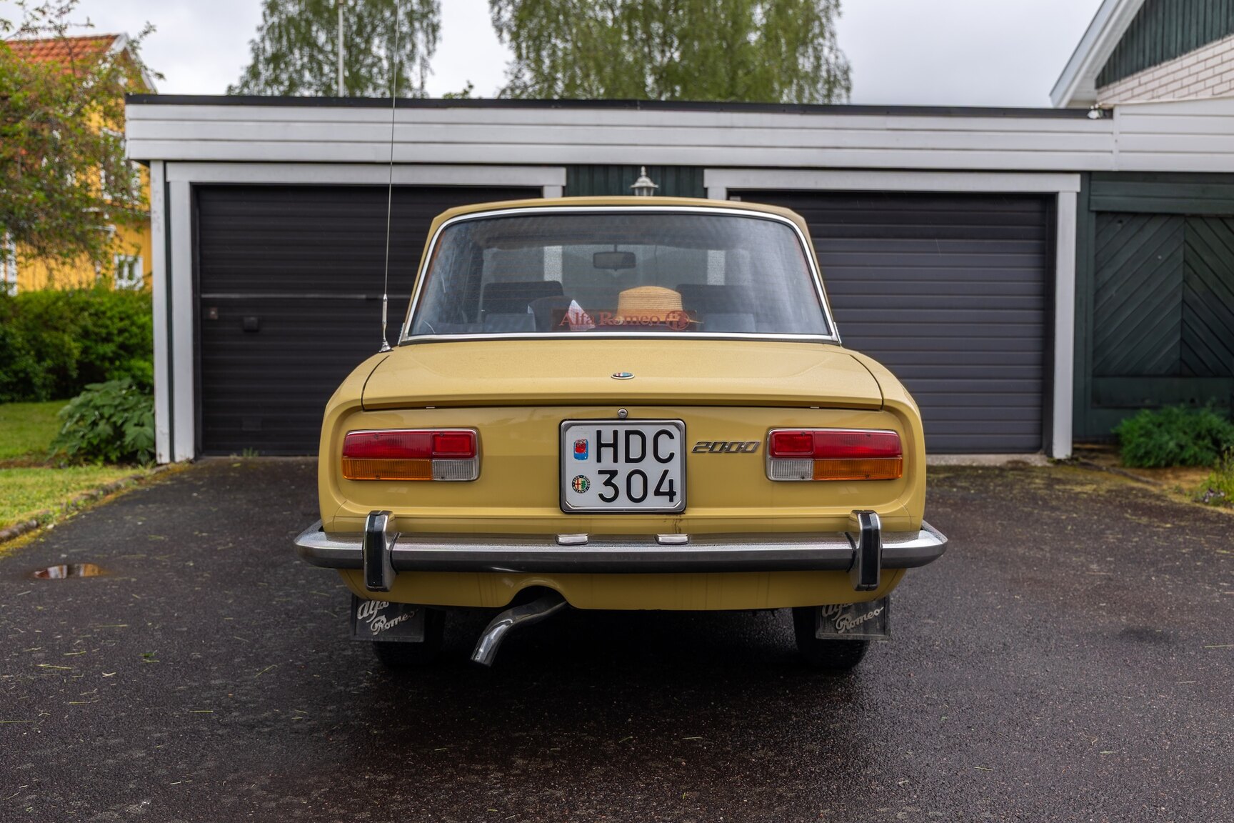 Exterior image of 1974 Alfa Romeo Berlina 2000