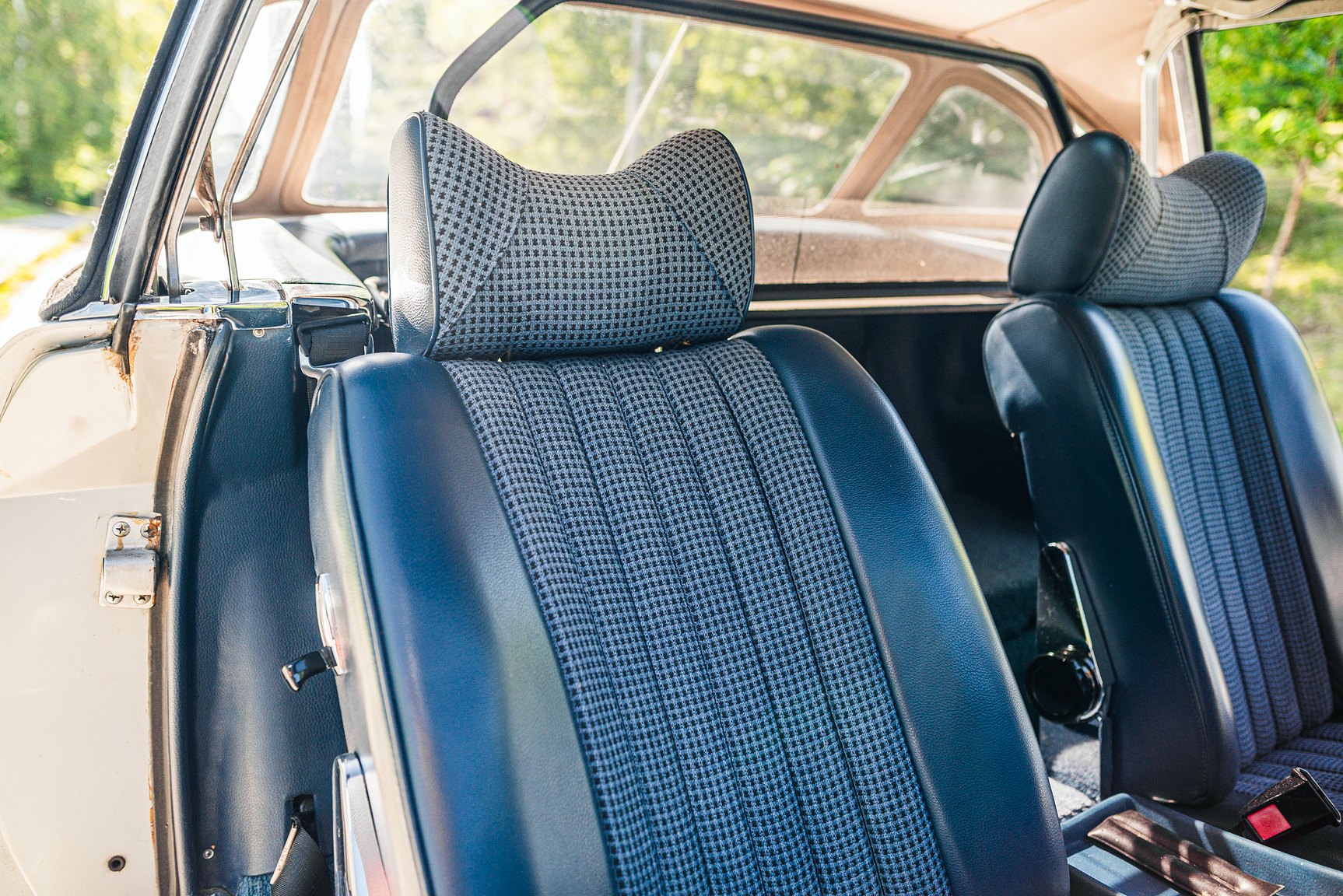 Interiörbild 1972 Mercedes-Benz 350 SL