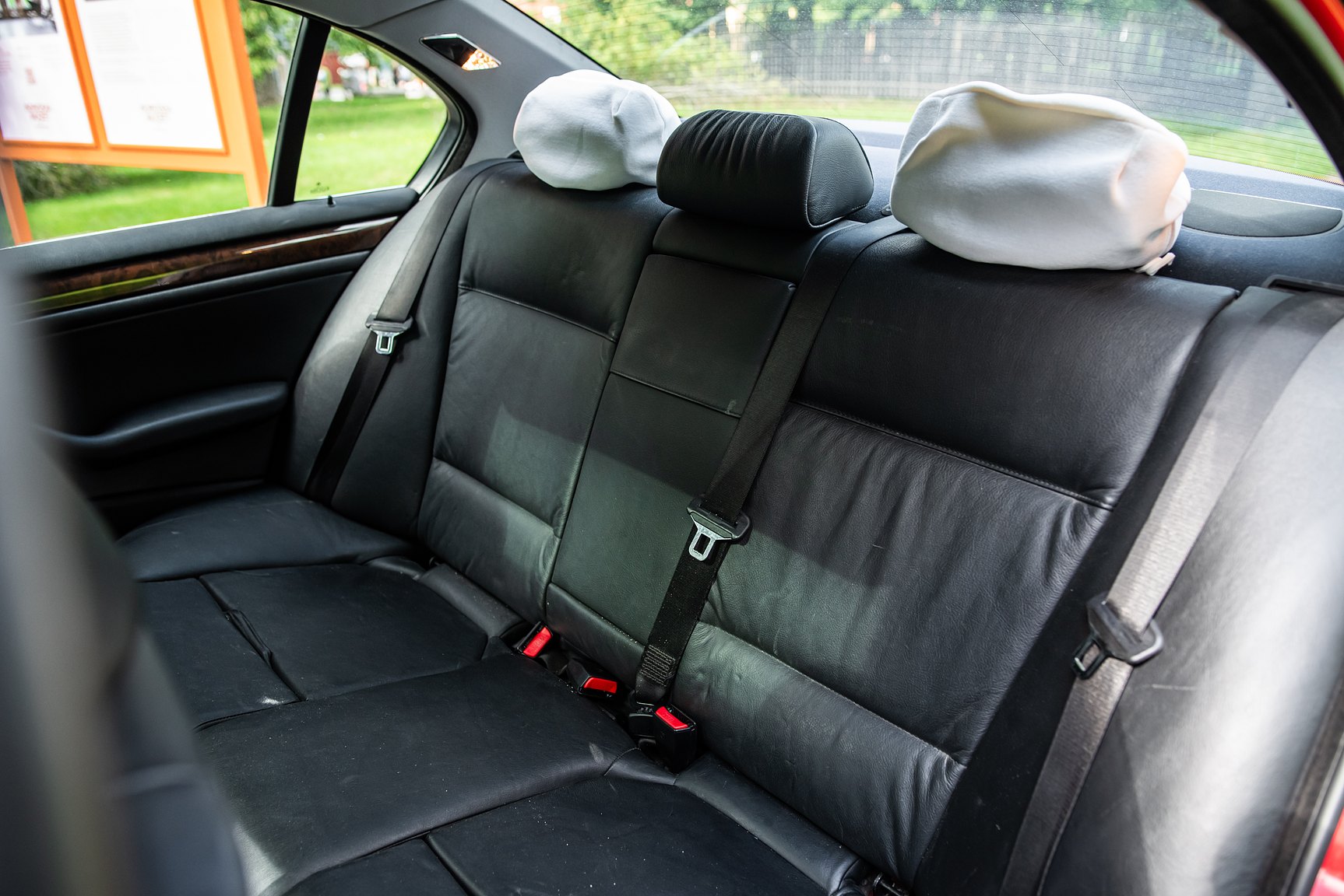 Interior image of 2001 BMW 330Xi