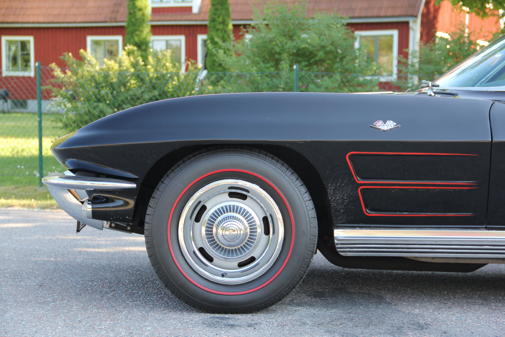 Exteriörbild på 1964 Corvette C2 Stingray Cabriolet (28)