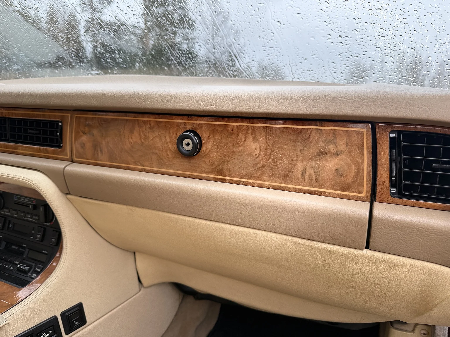 Innenraumfoto von 1991 Jaguar XJ40 Sovereign (39)