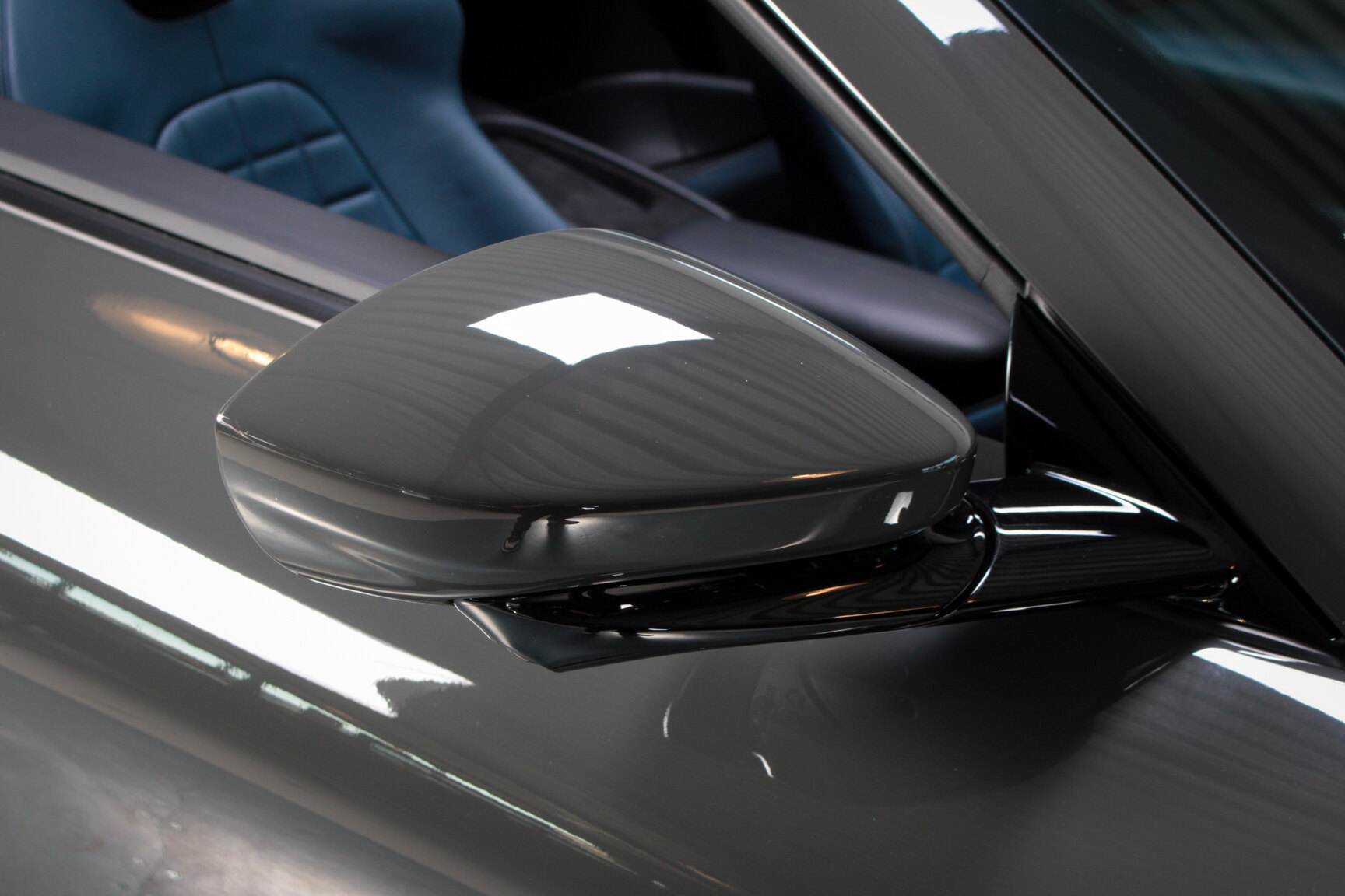 Exteriörbild på 2024 Ferrari Roma Spider