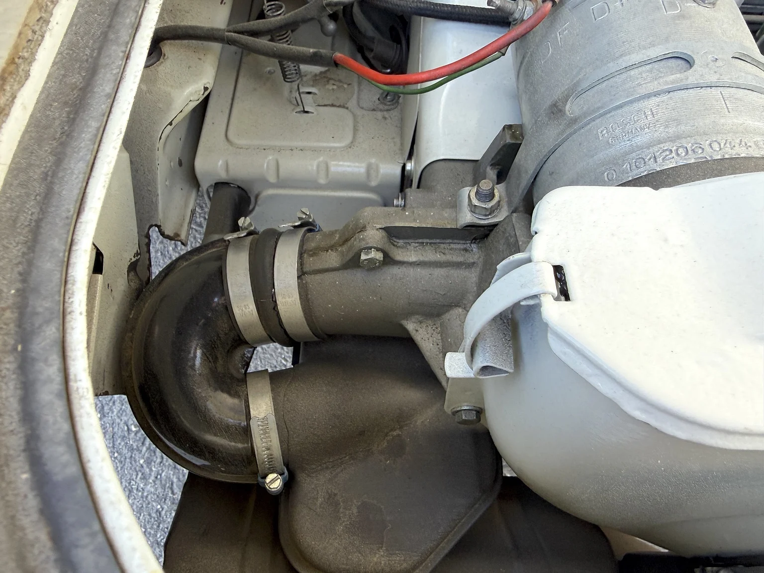 Image of 1965 Volkswagen 1500 Limousine 311 Notchback mechanics (5)