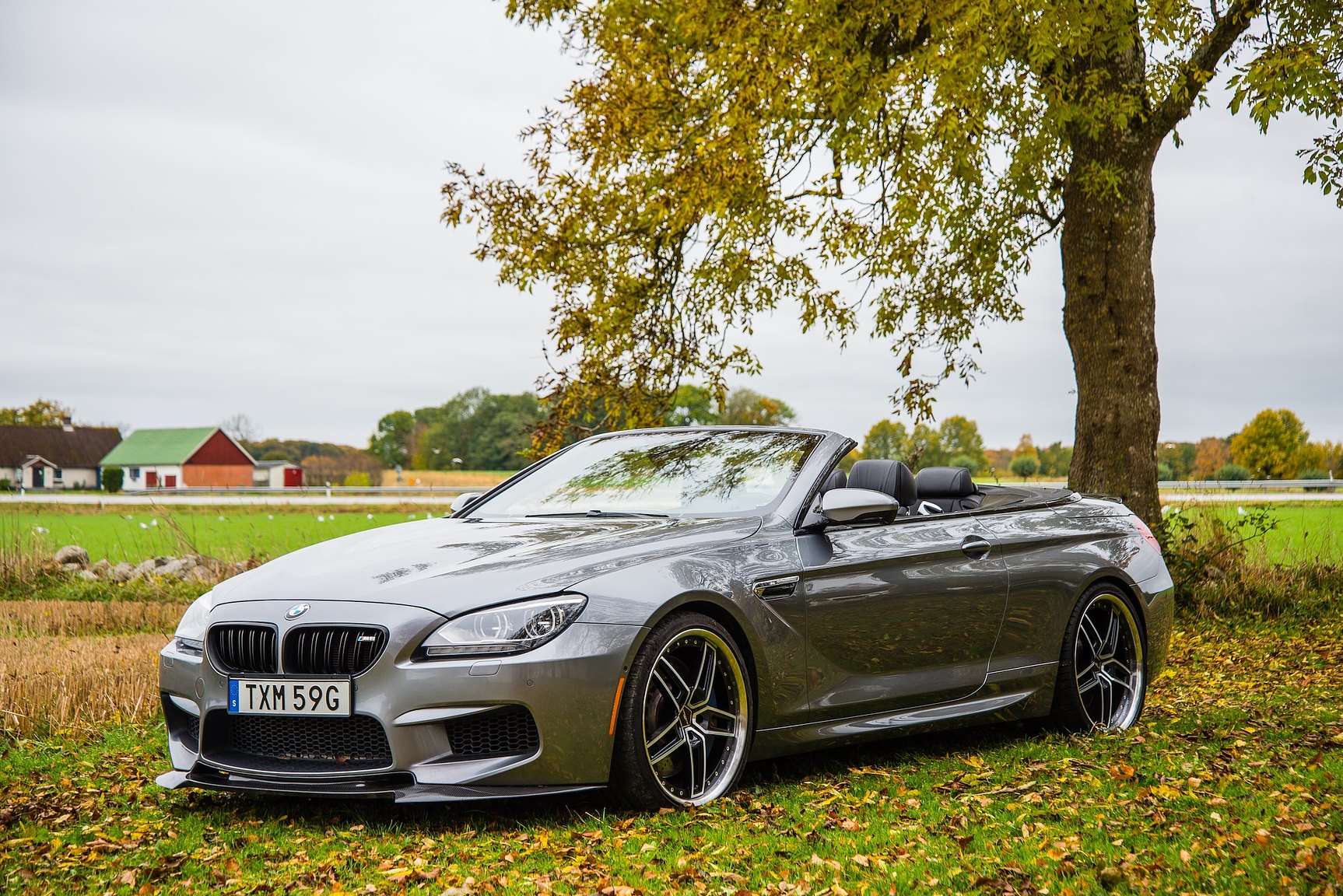 Exterior image of 2014 BMW M6C
