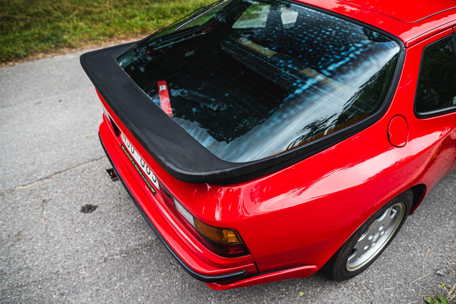 Exterior image of 1988 Porsche 944