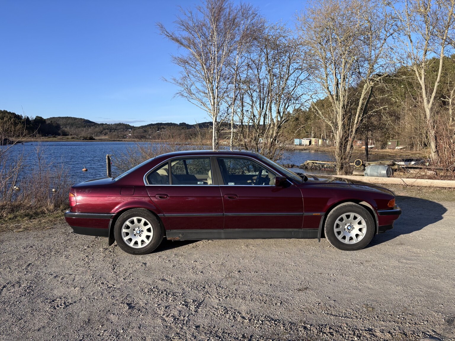 Exterior image of 1996 BMW 728iA