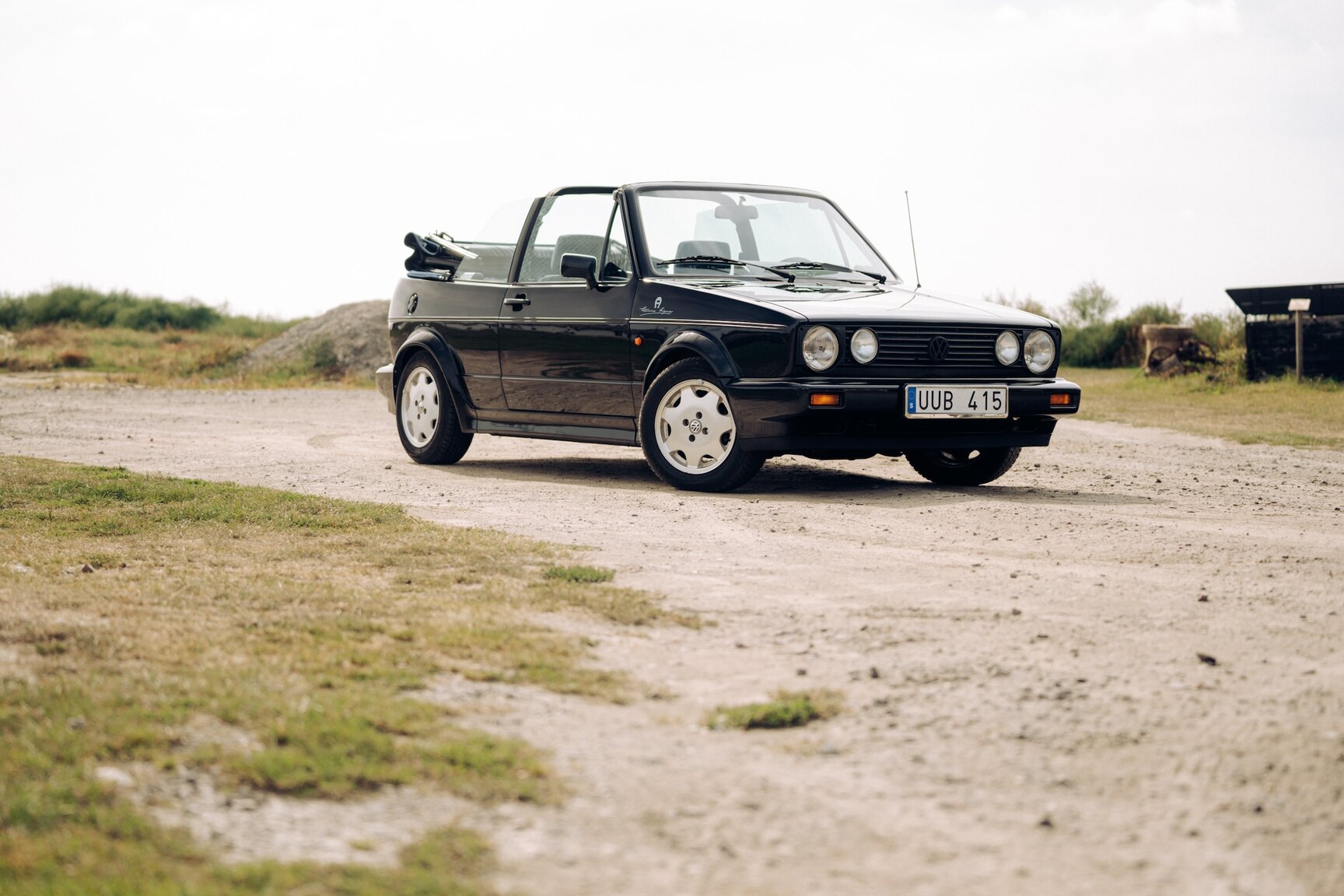 Exterior image of 1991 VW Golf Cabriolet "Etienne Aigner Edition"