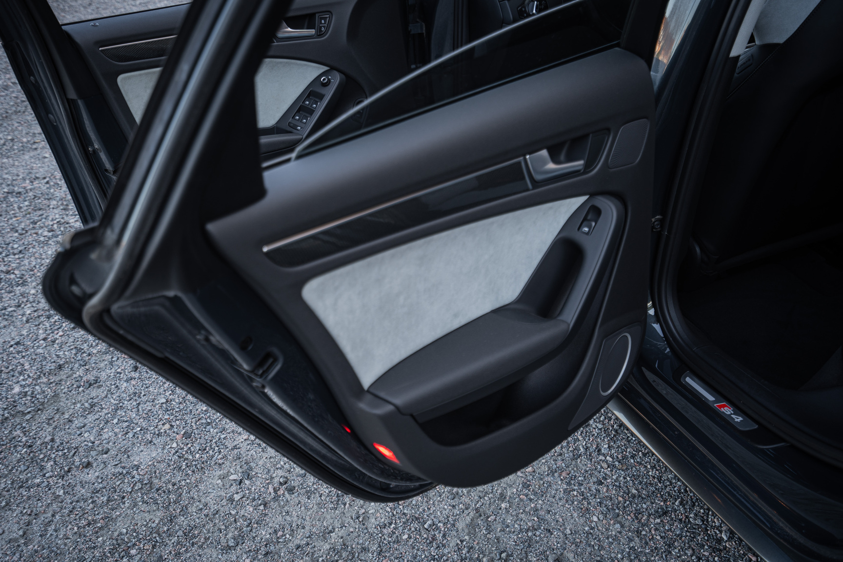 Innenraumfoto von 2011 Audi S4 (38)