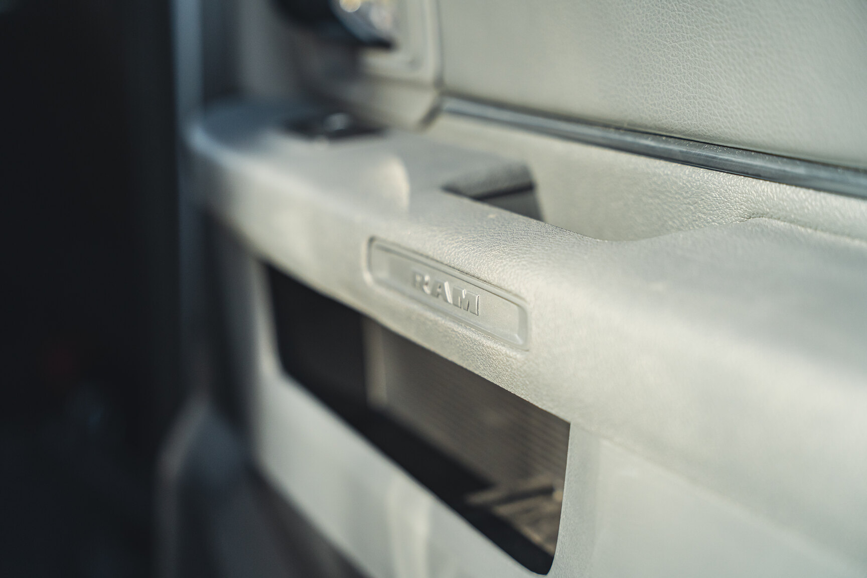 Interiörbild 2017 Dodge Ram 1500 AEV (83)