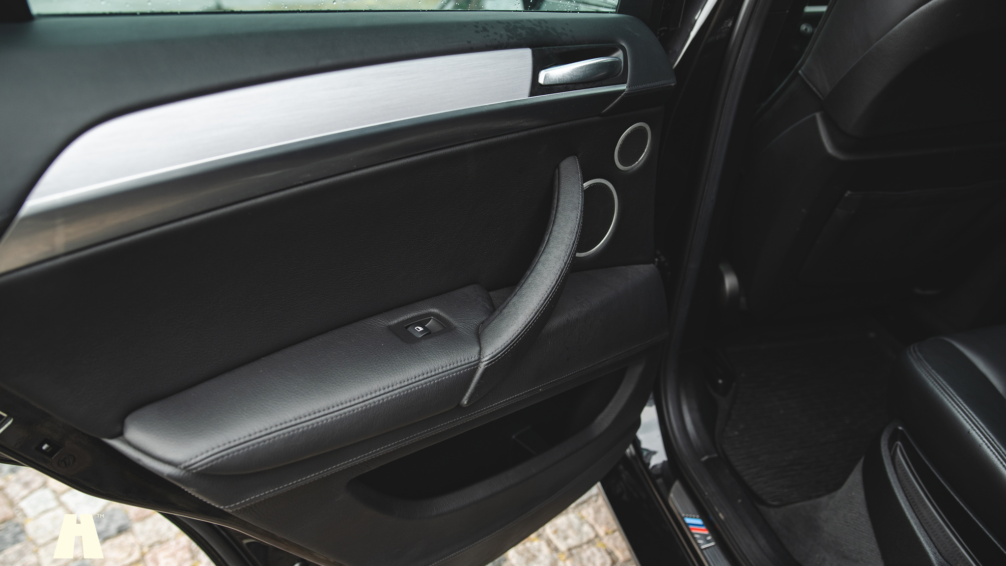 Innenraumfoto von 2010 BMW X6 M Ferrita 555HK (58)