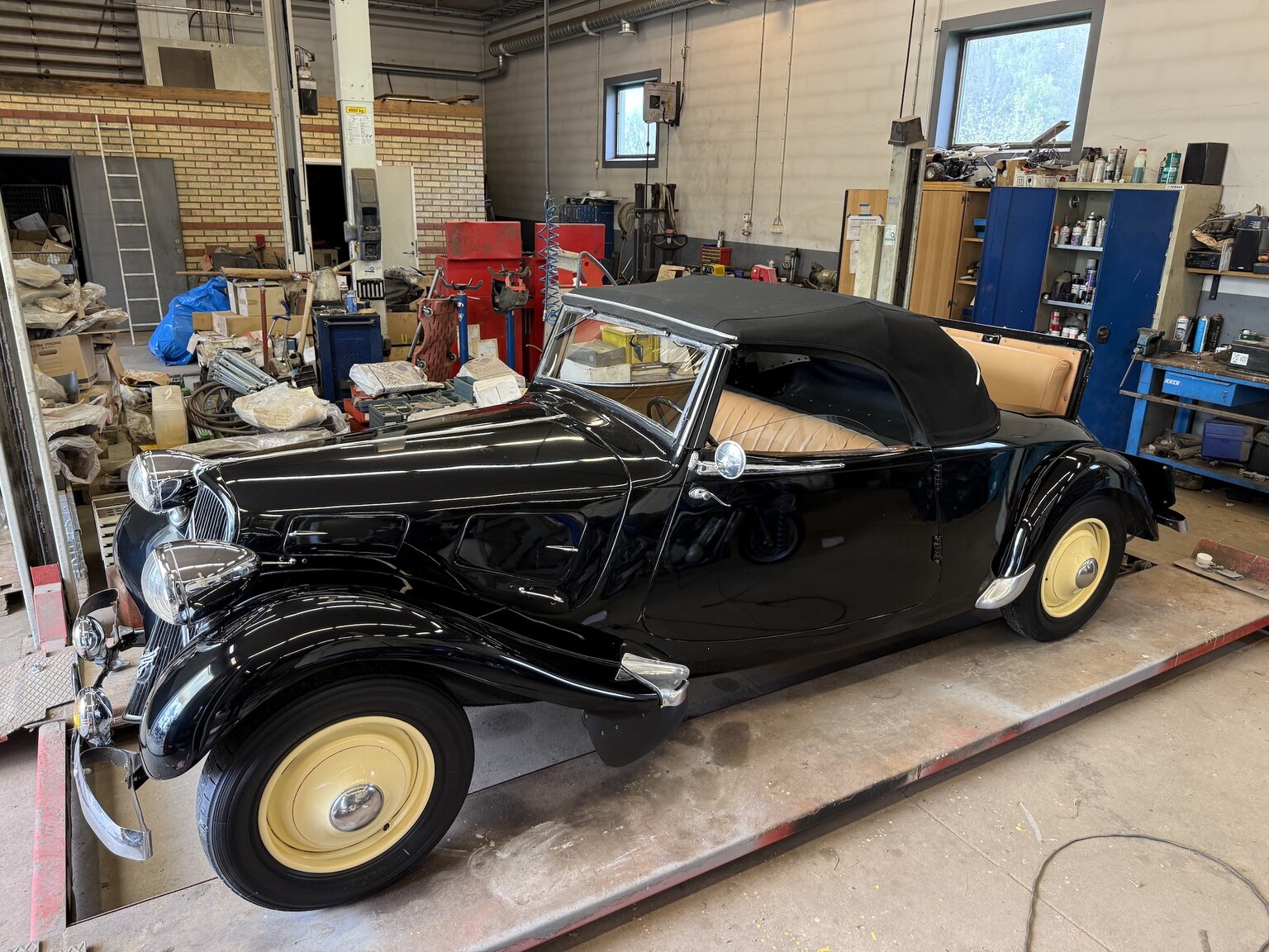 Exteriörbild på 1939 Citroën Berline 11 Sport Convertible