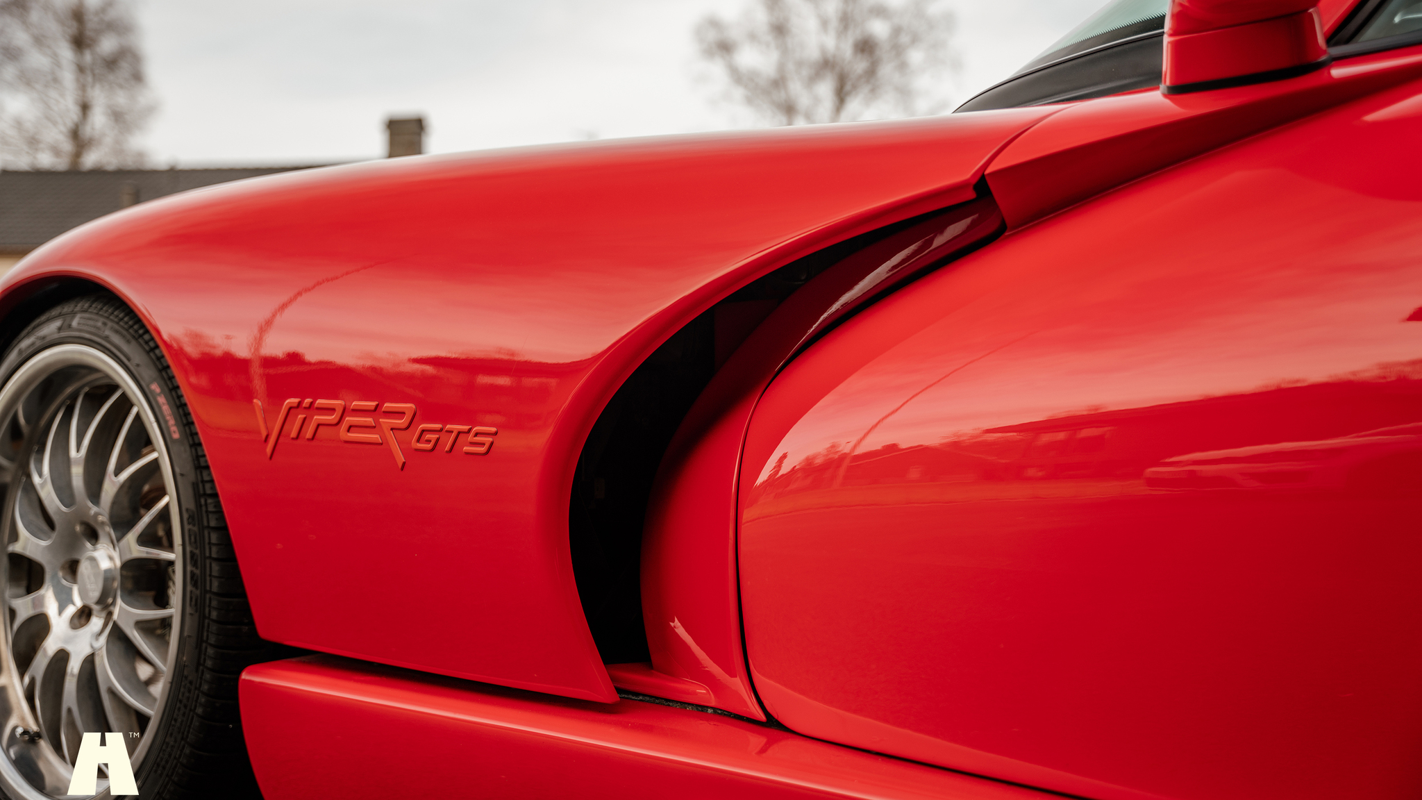 Exterior image of 1997 Dodge Viper GTS