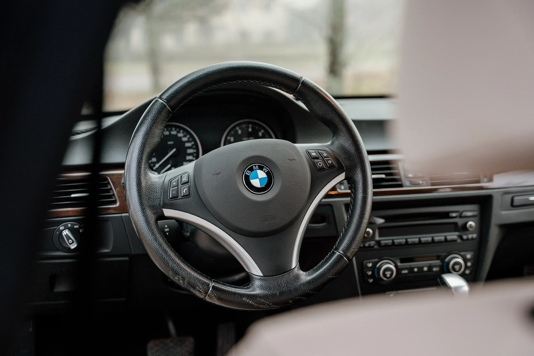 Interiörbild 2010 BMW 325i Sedan (14)