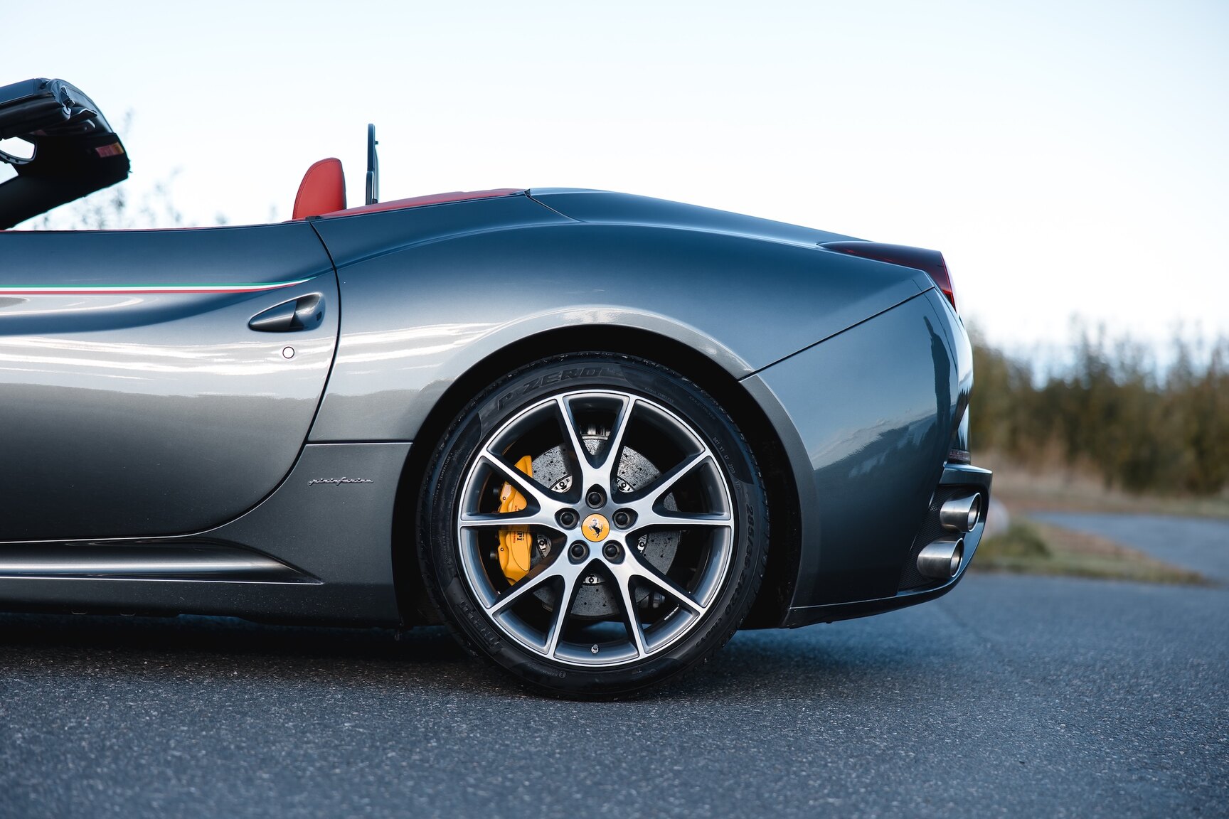 Exterior image of 2011 Ferrari California 