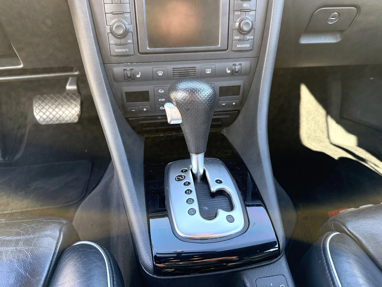 Interiörbild 2002 Audi RS 6 Avant (19)