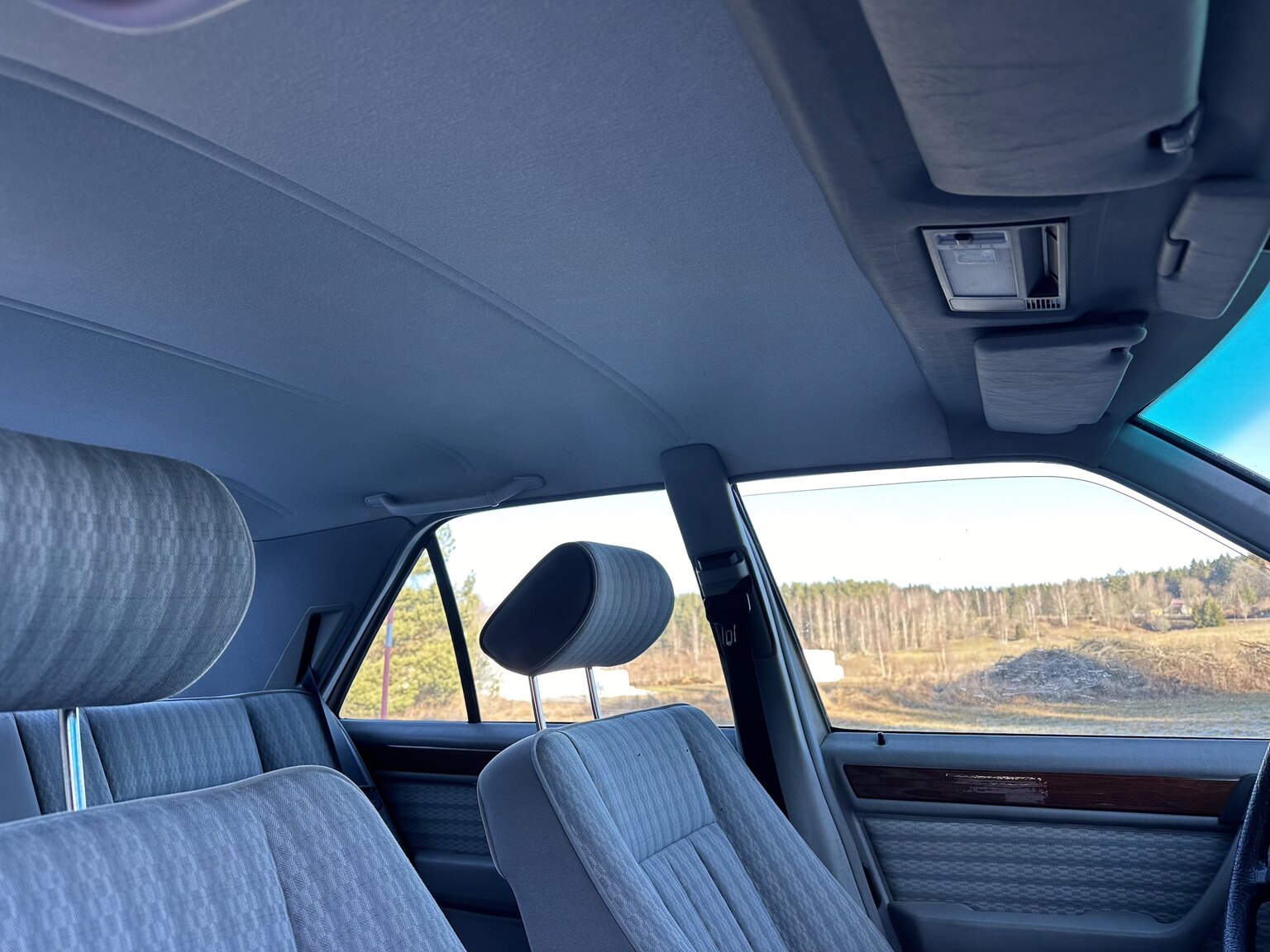 Interior image of 1990 Mercedes-Benz 200 E