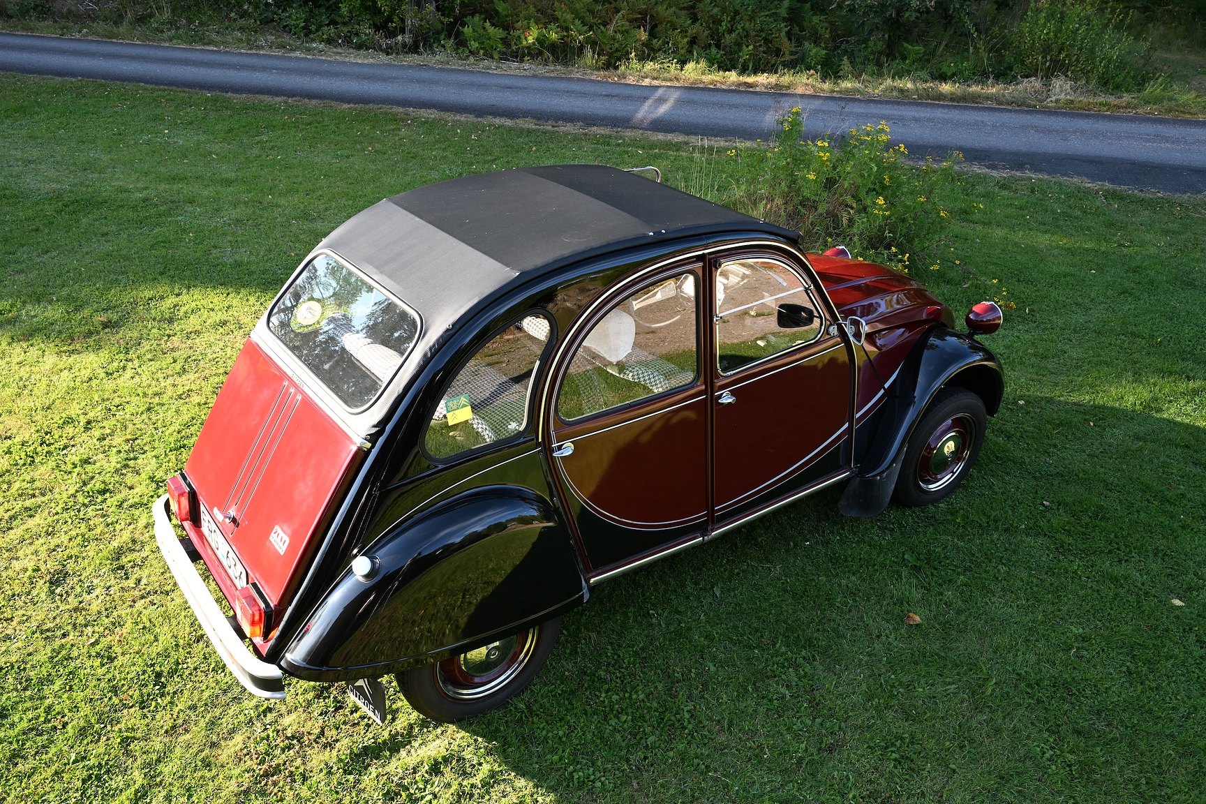 Exterior image of 1981 Citroën 2CV Charleston