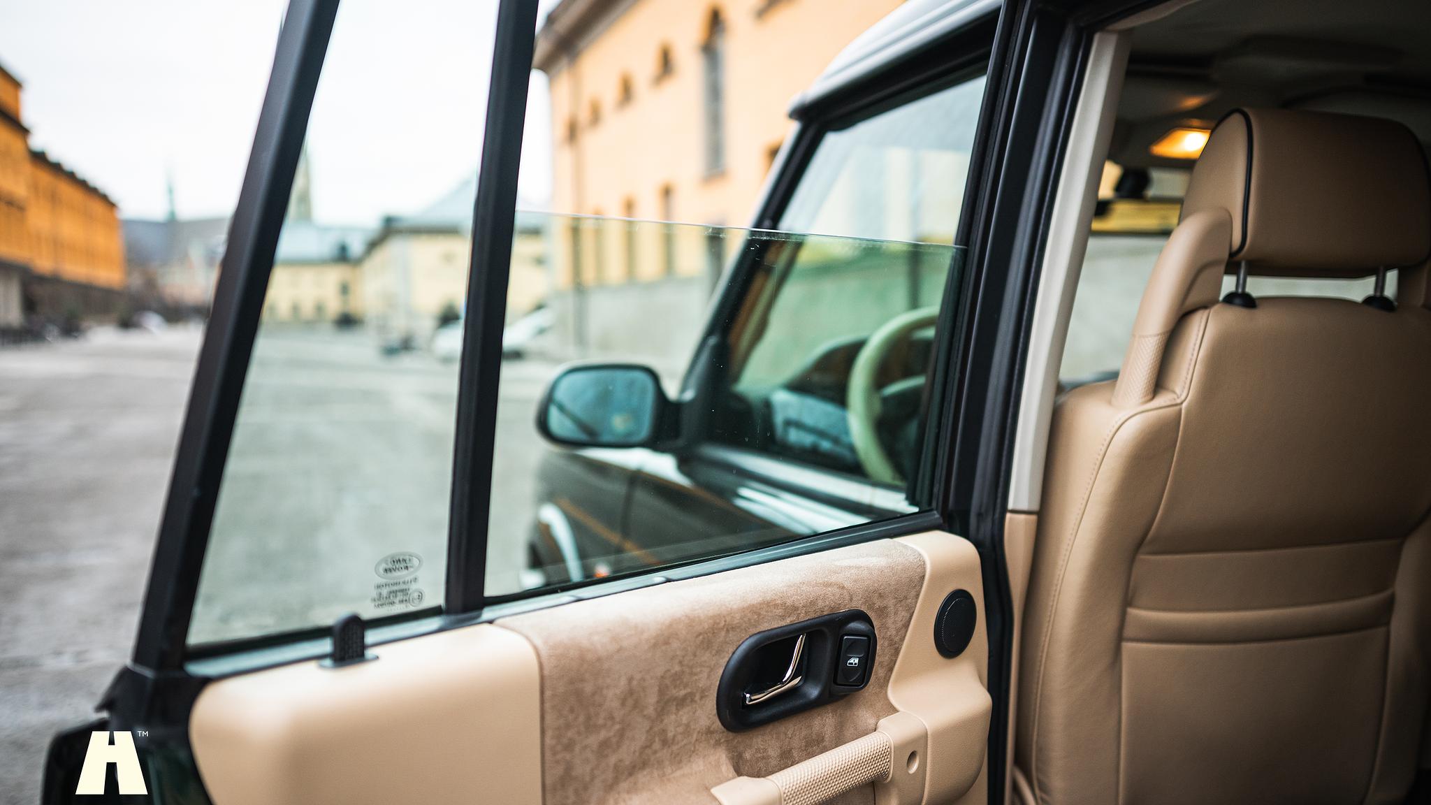 Innenraumfoto von 2003 Land Rover Discovery II, 2003
