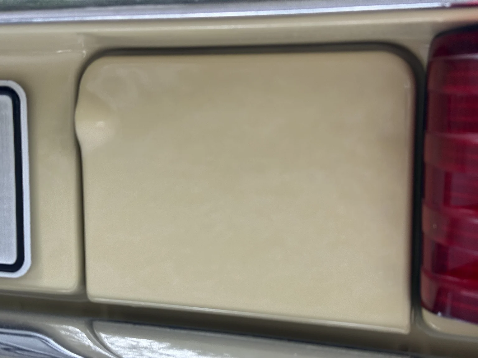Exteriörbild på 1974 Mercedes-Benz 230 Automatic (63)
