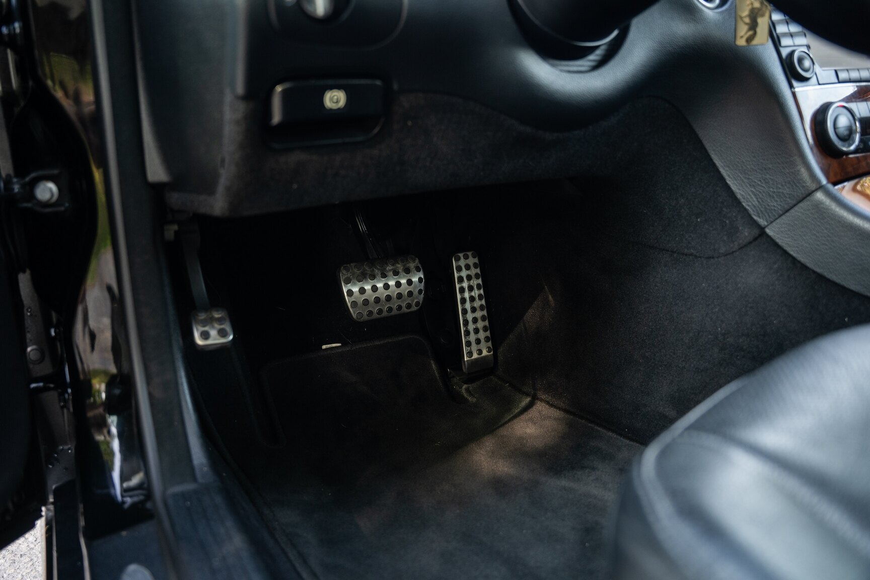 Interior image of 2009 Mercedes-Benz CLK 550