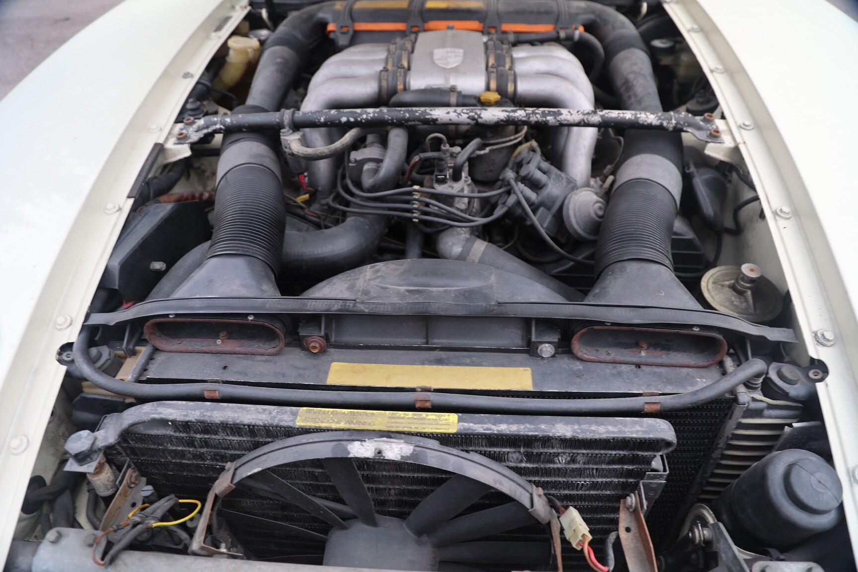 Image of 1981 Porsche 928 S mechanics