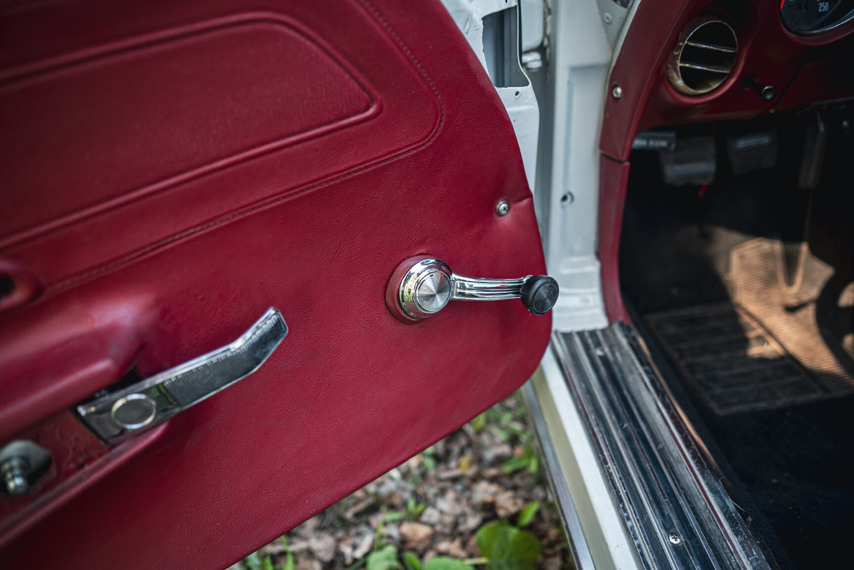 Interior image of 1975 Chevrolet Corvette Stingray (13)