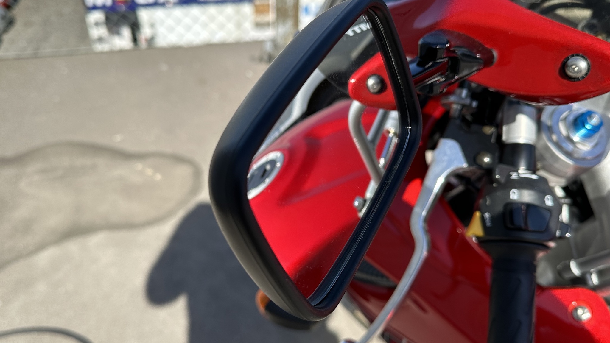 Exterior image of 1999 Suzuki TL1000S