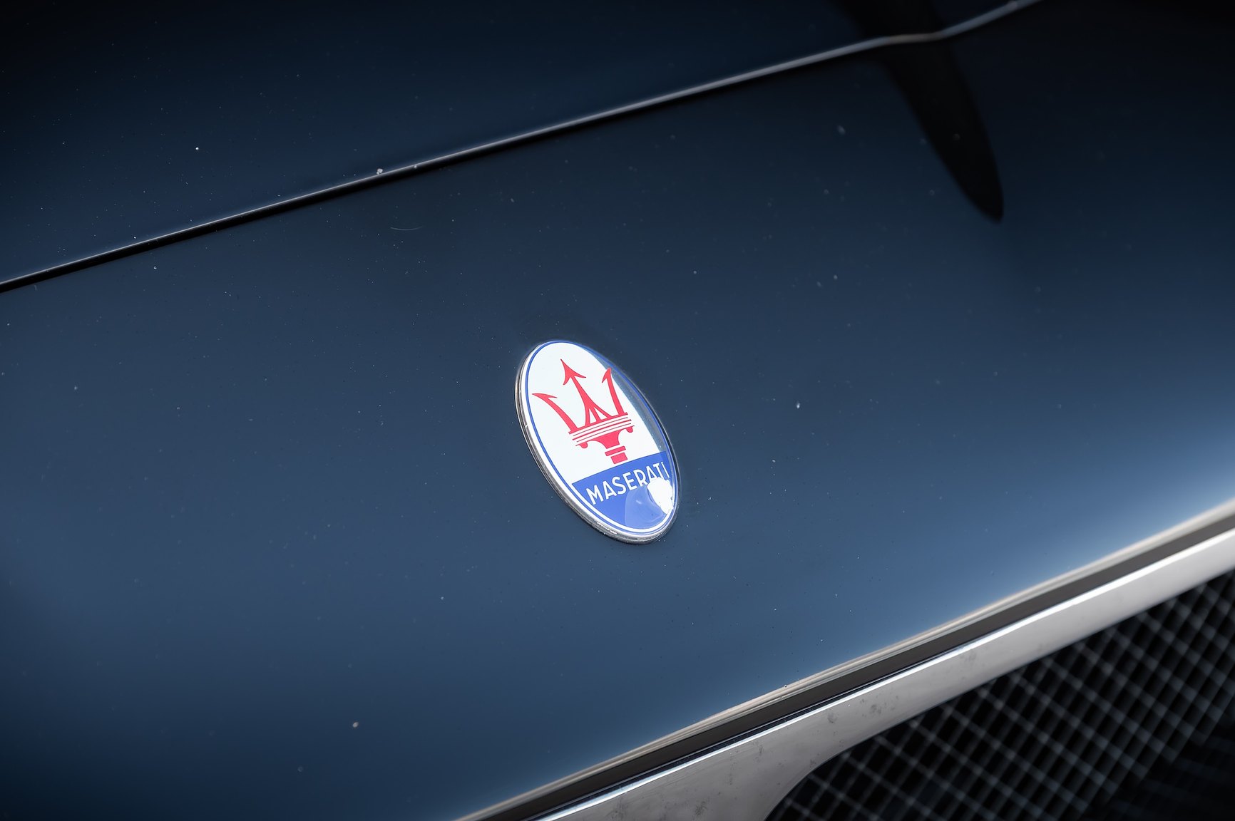 Exterior image of 2004 Maserati Coupé 4.2 V8 Cambiocorsa