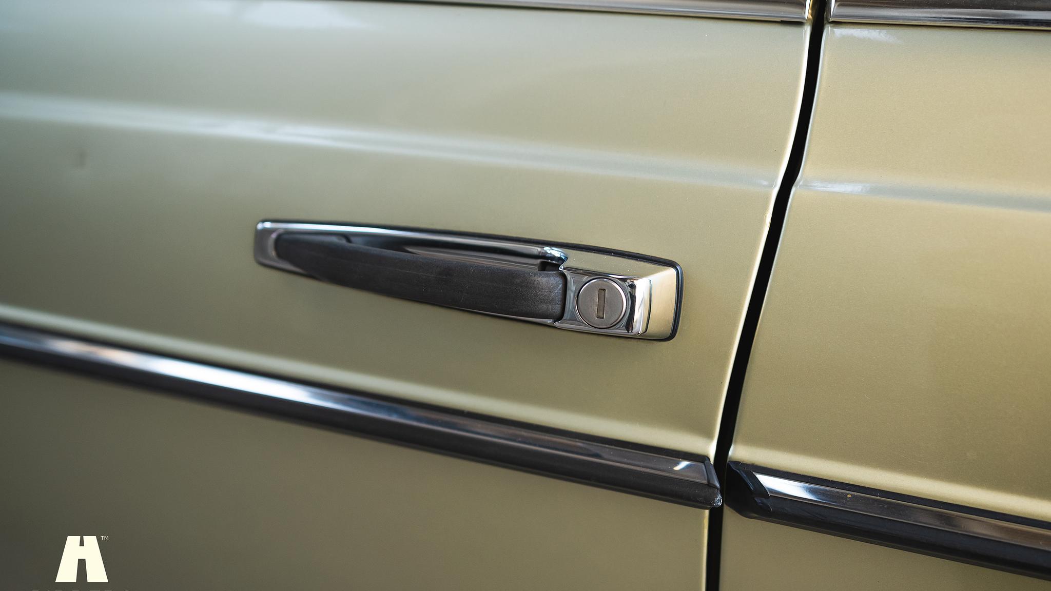 Exteriörbild på 1985 Mercedes-Benz 200 Series 3  (50)