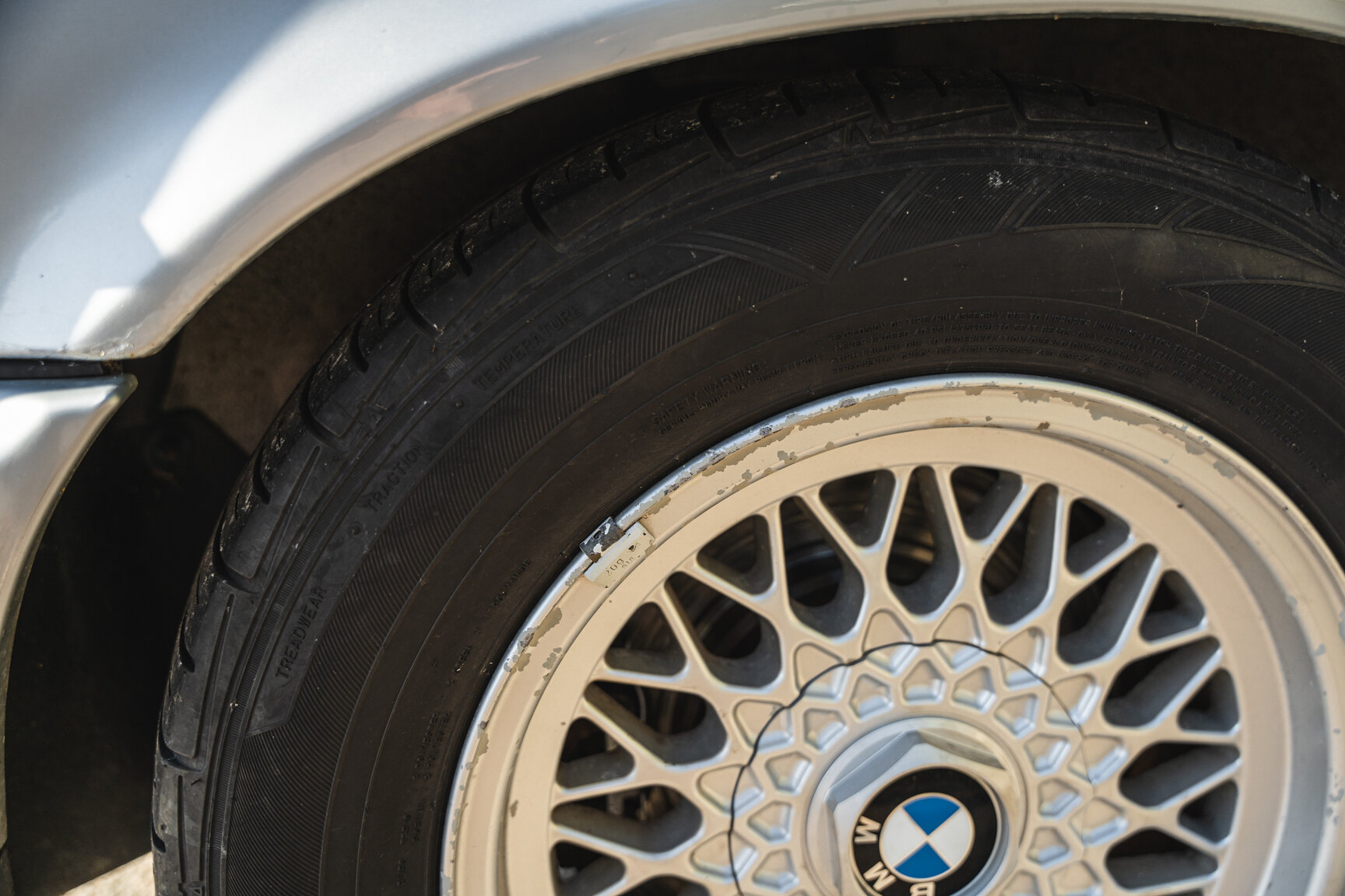 Exterior image of 1994 BMW 520i E34