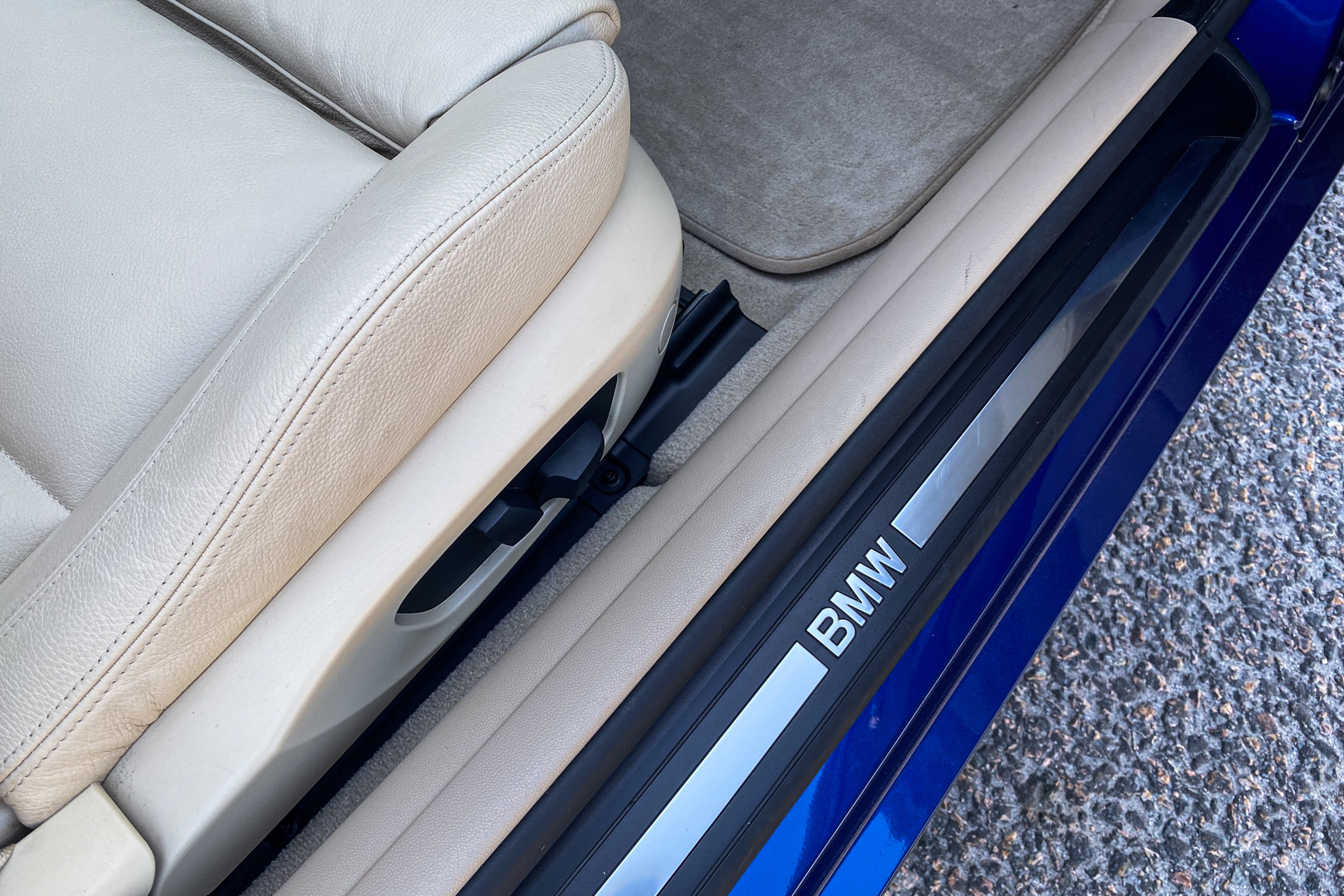 Interior image of 2007 BMW 335i Cabriolet (33)